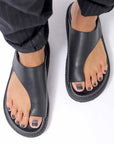 【Alès Dacchia】 UNISEX LEATHER TONG CITY SANDAL_BLACK