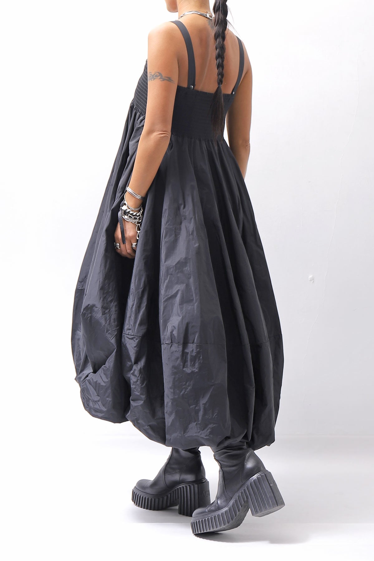 【PLÜ】 MULTIWAY SHAPE MEMORY SKIRT DRESS 4045_BLACK