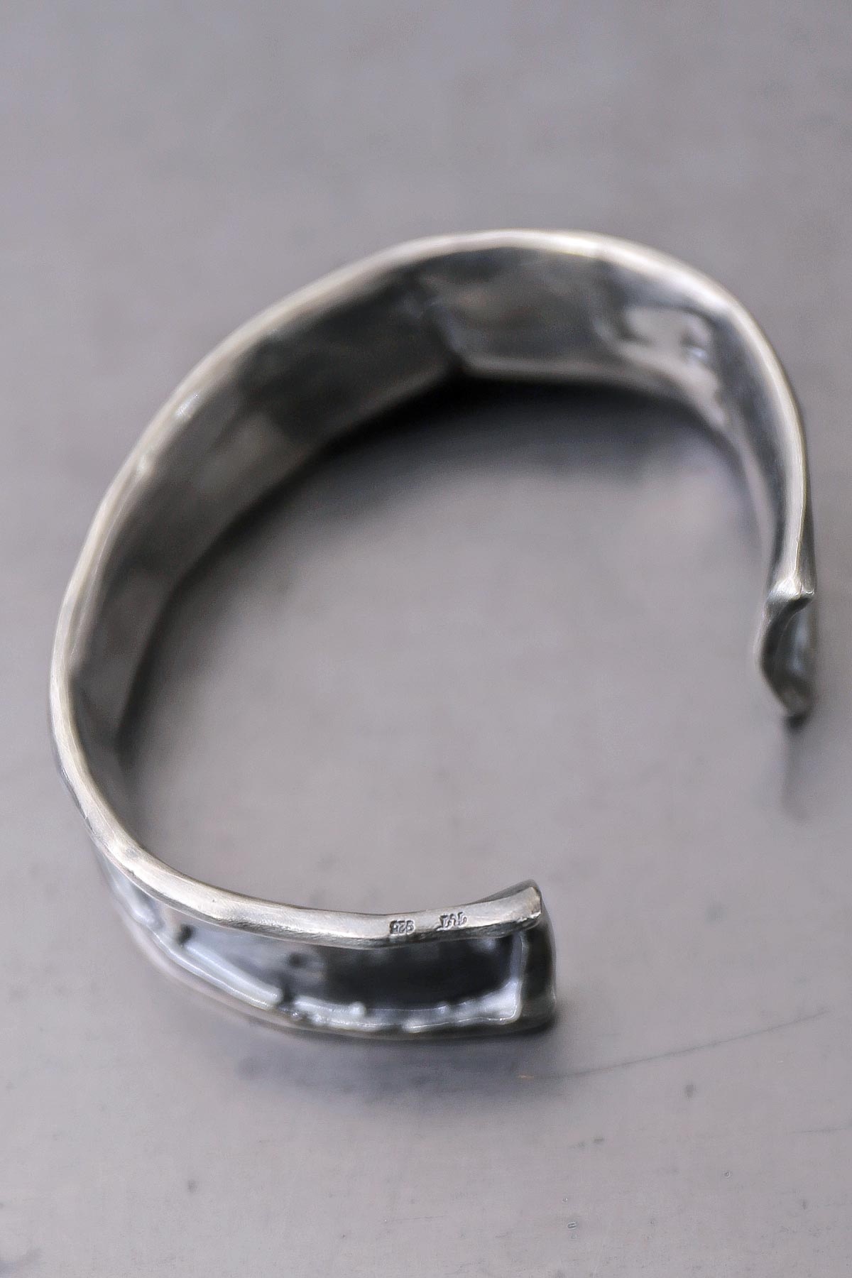 【Rusty Thought】 FOLDS BANGLE_MEDIUM