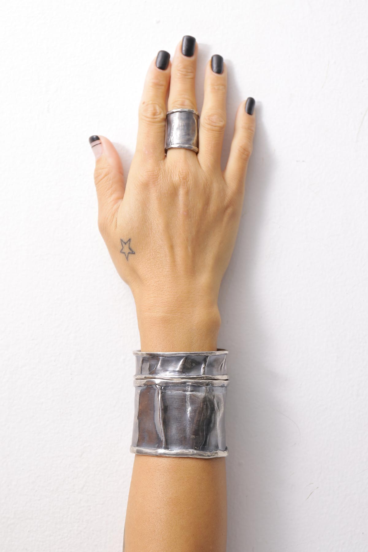 【Rusty Thought】 FOLDS BANGLE_MEDIUM