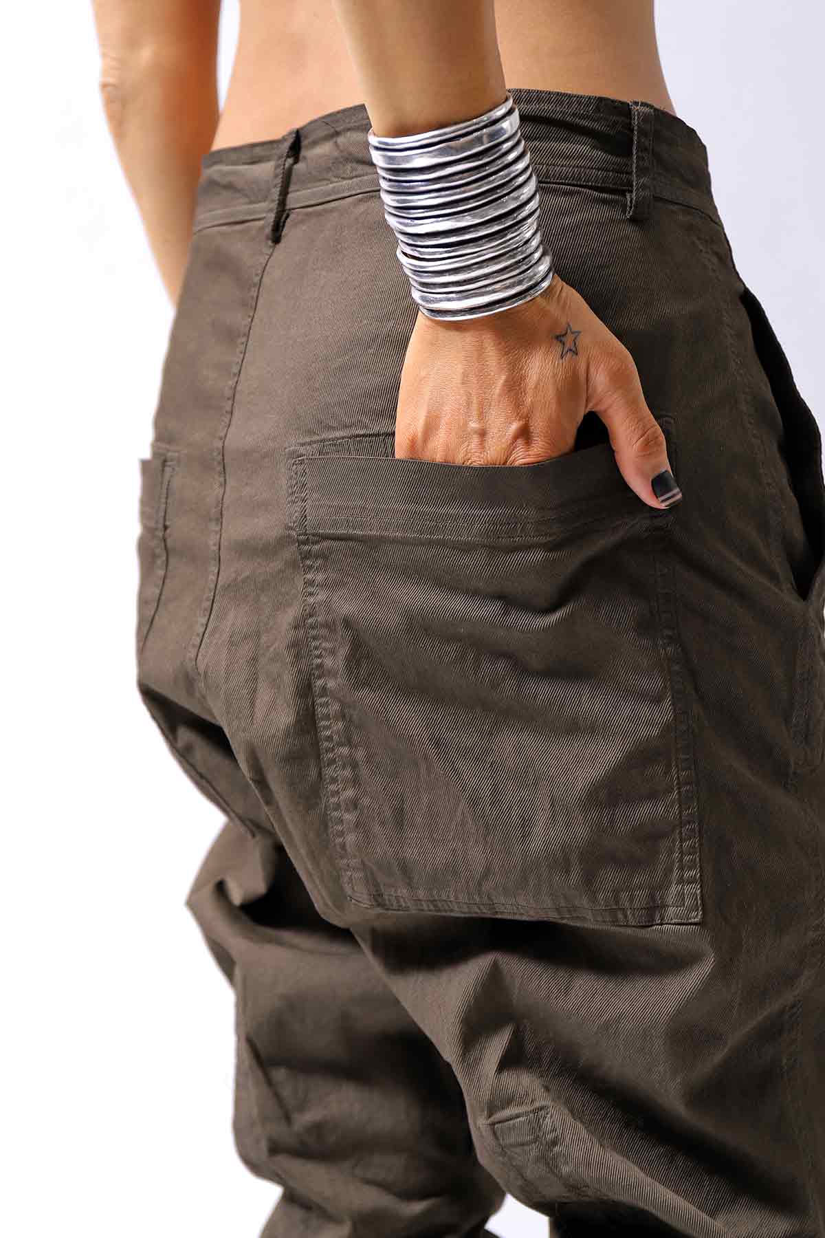 【RUNDHOLZ】 UNISEX ICONIC COTTON SARROUEL PANTS 260 0111_KHAKI CLOUD