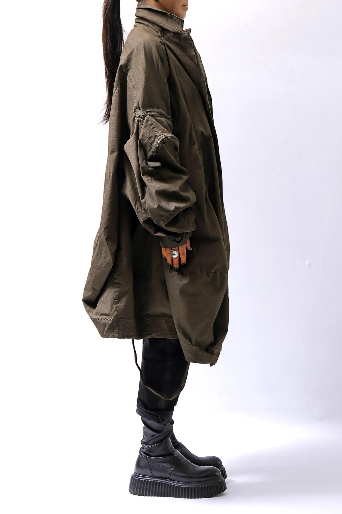 【RUNDHOLZ】 UNISEX DESIGN POCKET BLOUSON COAT 260 1208_KHAKI CLOUD