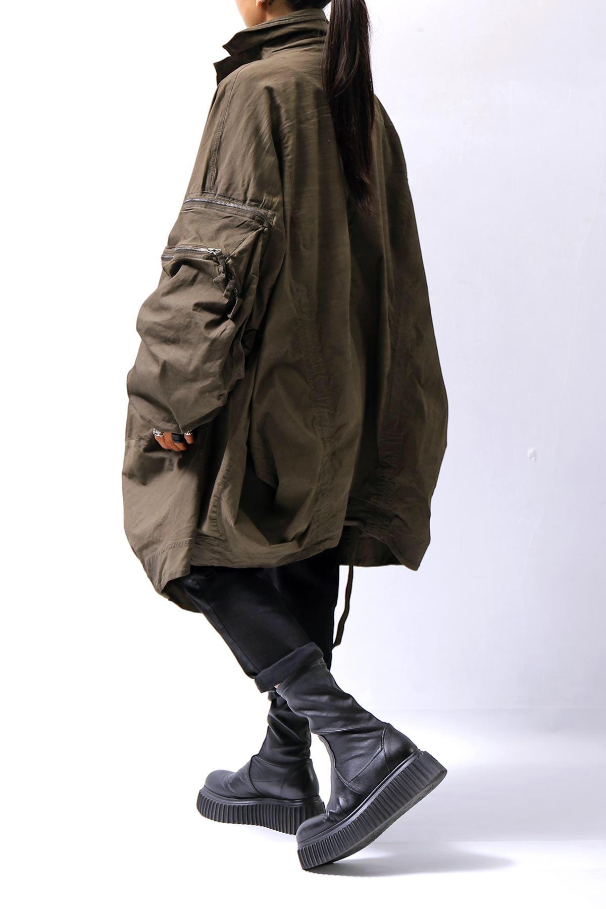 【RUNDHOLZ】 UNISEX DESIGN POCKET BLOUSON COAT 260 1208_KHAKI CLOUD