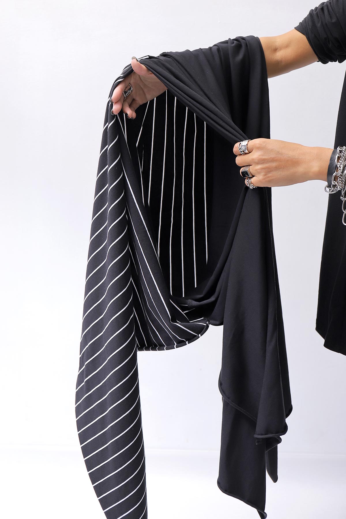 【PLÜ】 MULTIWAY STRETCH COTTON STOLE PL21_STRIPE/BLACK