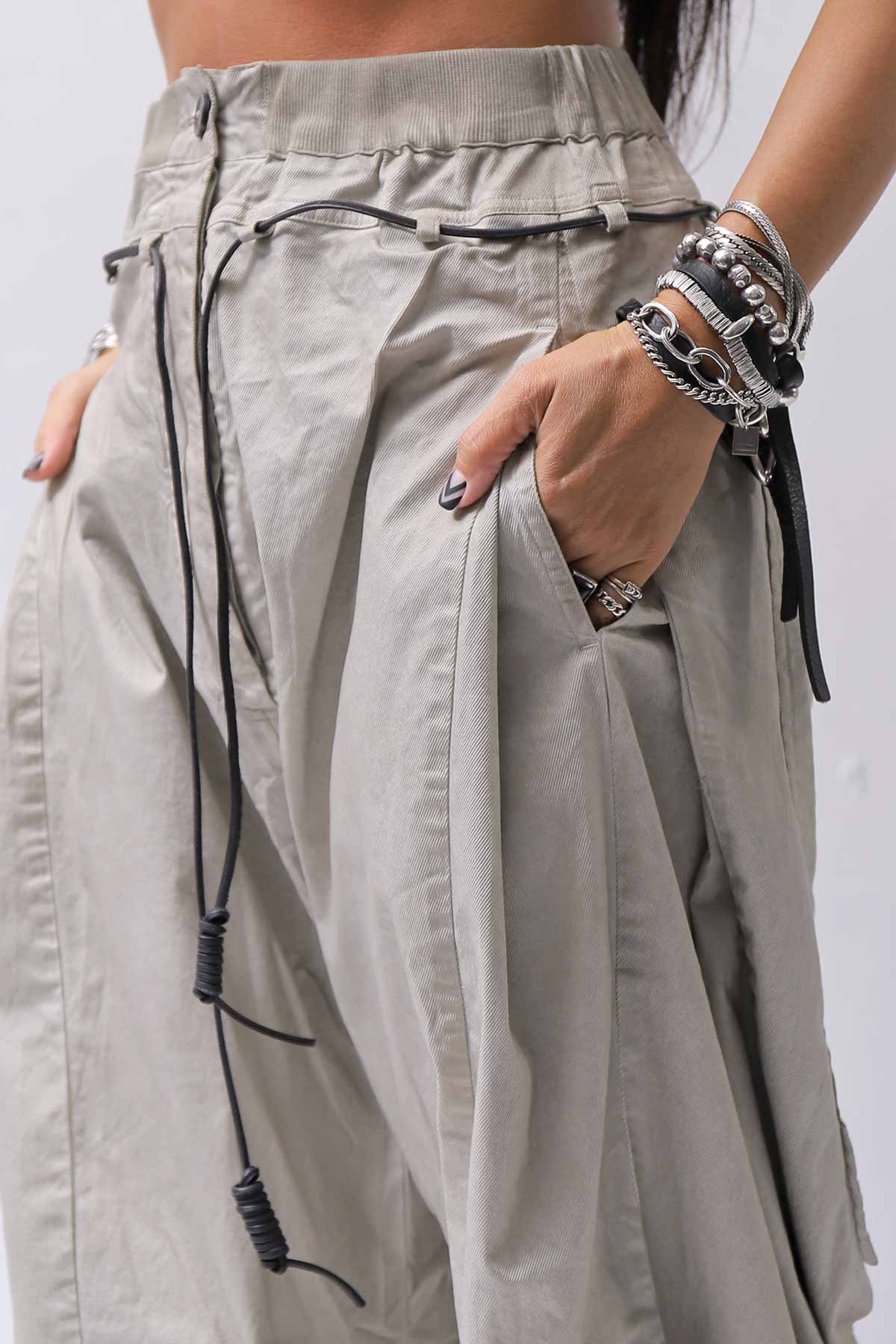 【RUNDHOLZ】 UNISEX SIDE TUCK ICONIC COTTON PANTS_SAND CLOUD