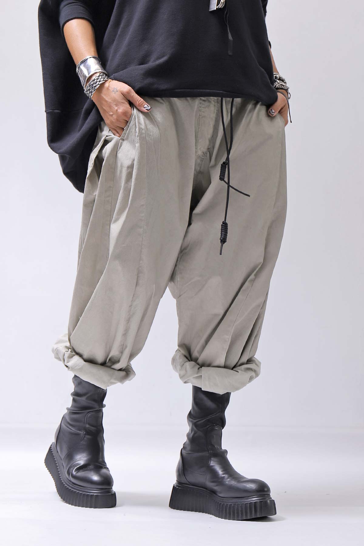 【RUNDHOLZ】 UNISEX SIDE TUCK ICONIC COTTON PANTS_SAND CLOUD