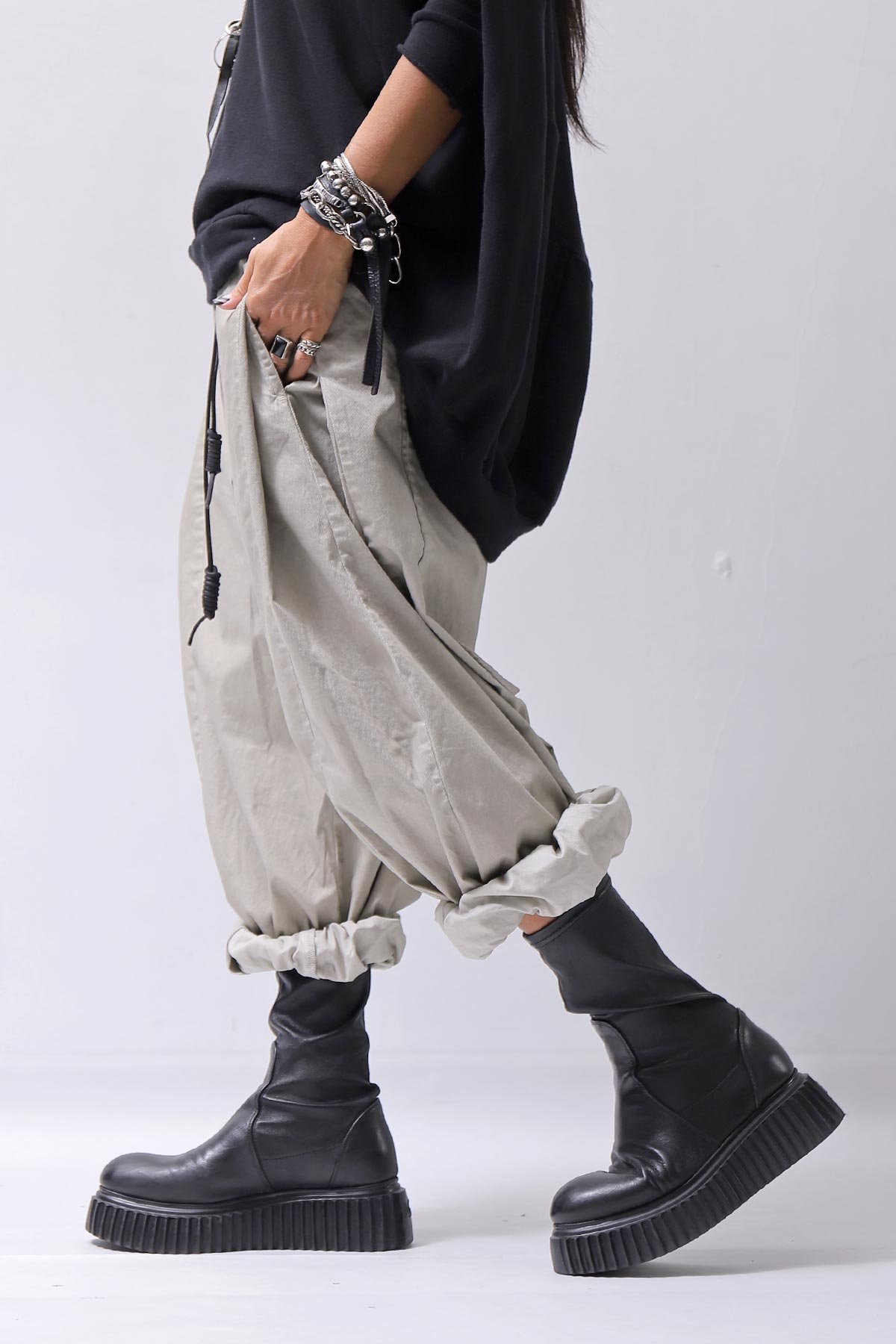 【RUNDHOLZ】 UNISEX SIDE TUCK ICONIC COTTON PANTS_SAND CLOUD