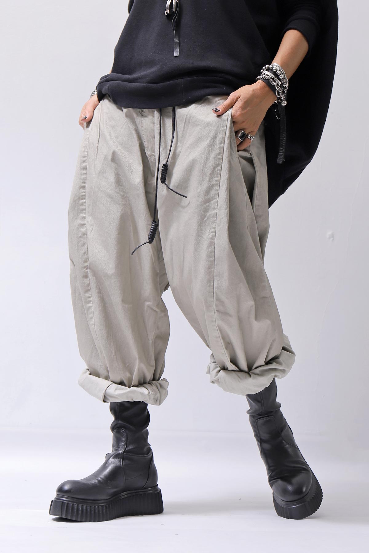 【RUNDHOLZ】 UNISEX SIDE TUCK ICONIC COTTON PANTS_SAND CLOUD