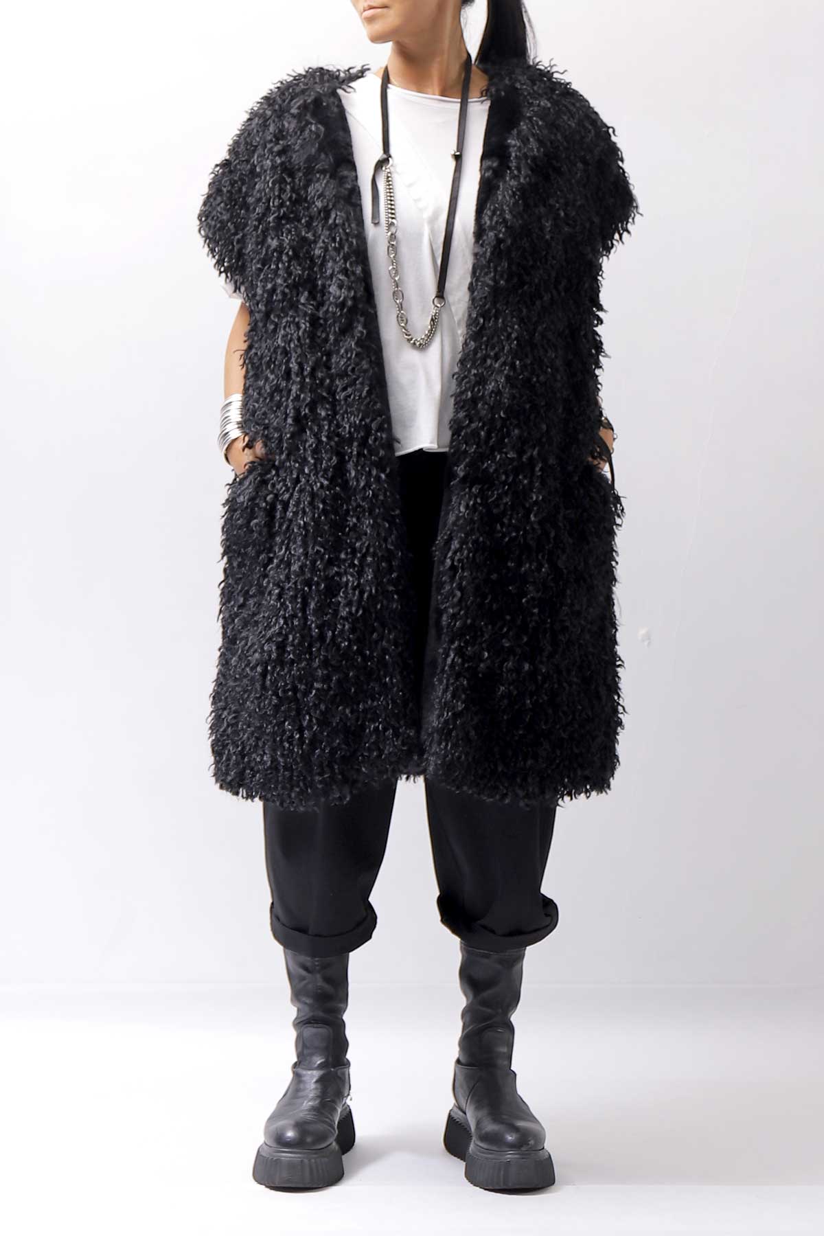 【NOSTRASANTISSIMA】 REVERSIBLE ECO FUR GILLET J114_BLACK