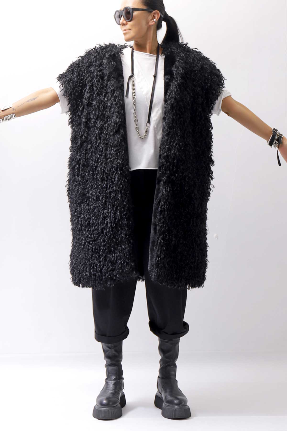 【NOSTRASANTISSIMA】 REVERSIBLE ECO FUR GILLET J114_BLACK
