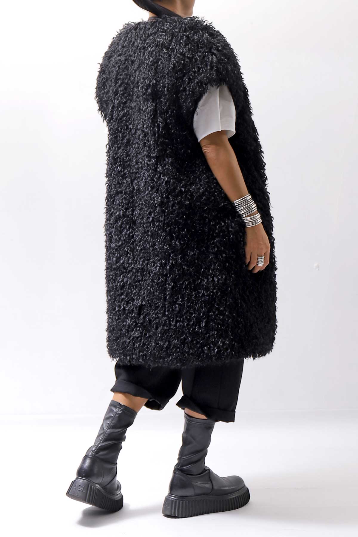 【NOSTRASANTISSIMA】 REVERSIBLE ECO FUR GILLET J114_BLACK
