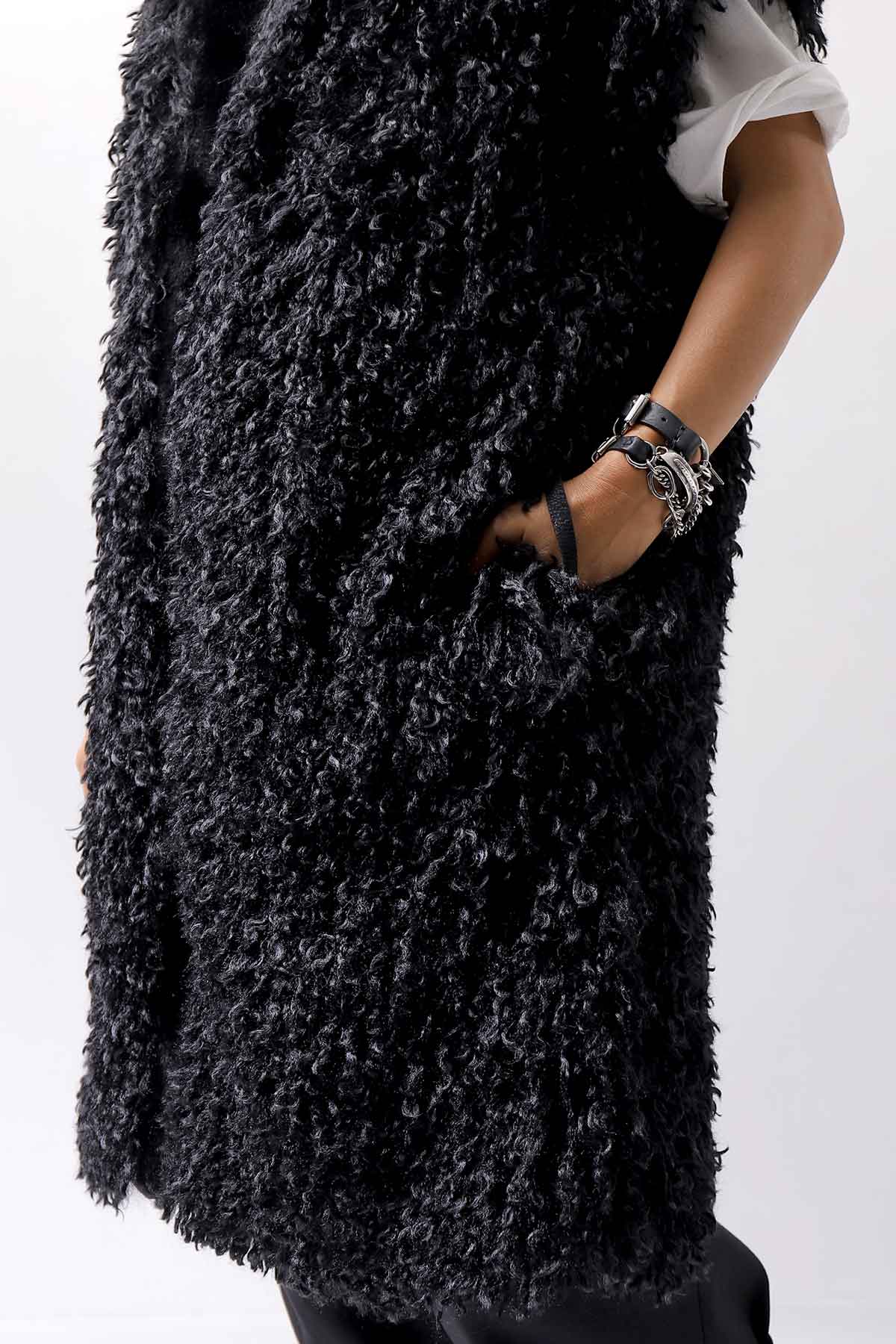 【NOSTRASANTISSIMA】 REVERSIBLE ECO FUR GILLET J114_BLACK