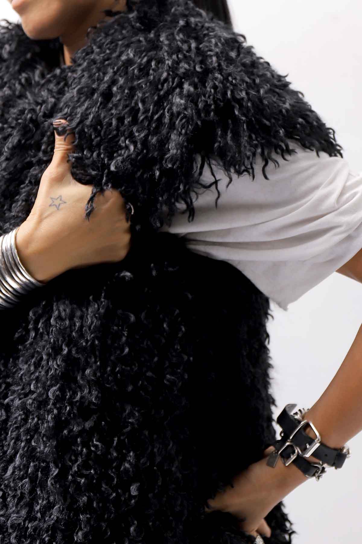 【NOSTRASANTISSIMA】 REVERSIBLE ECO FUR GILLET J114_BLACK