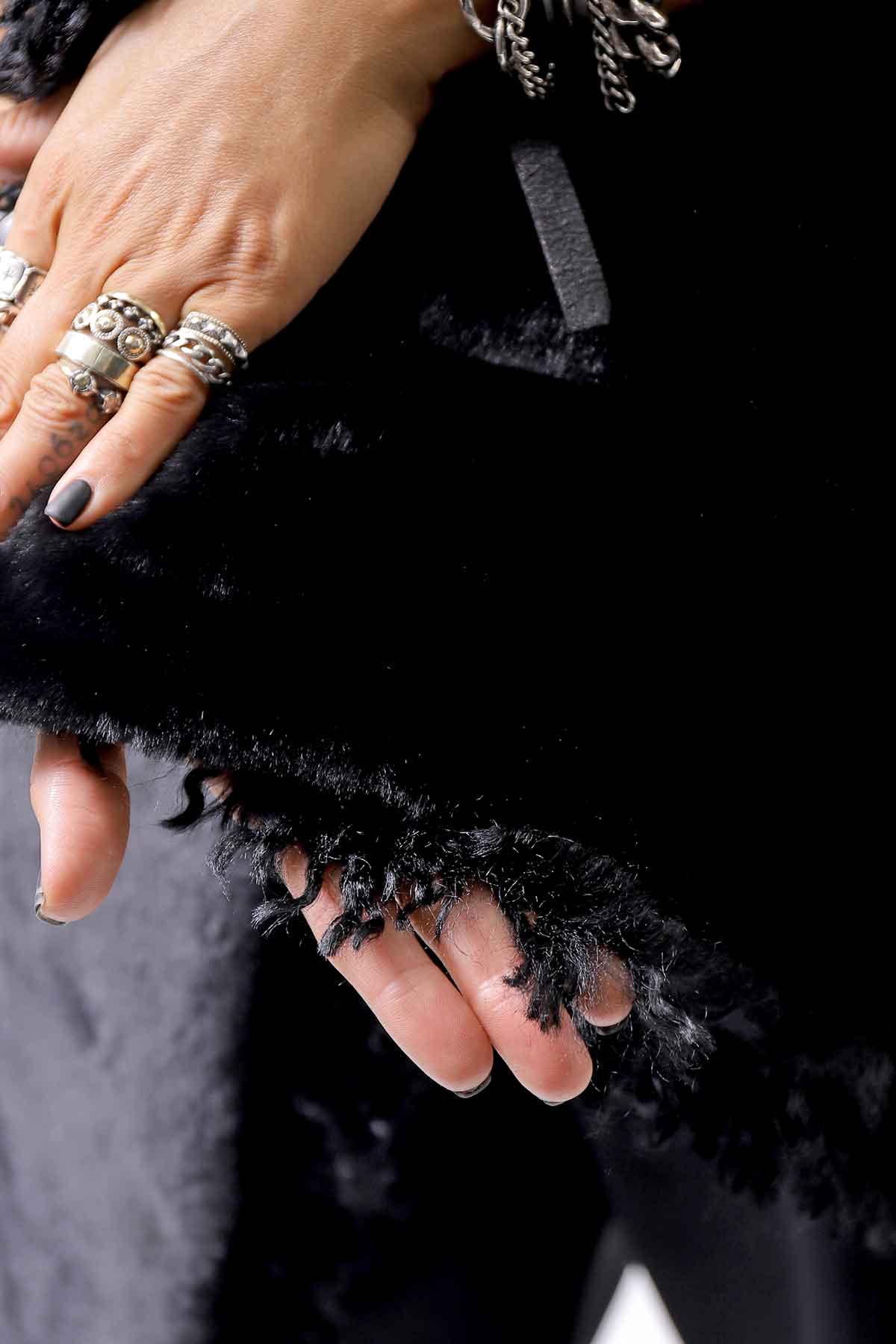 【NOSTRASANTISSIMA】 REVERSIBLE ECO FUR GILLET J114_BLACK