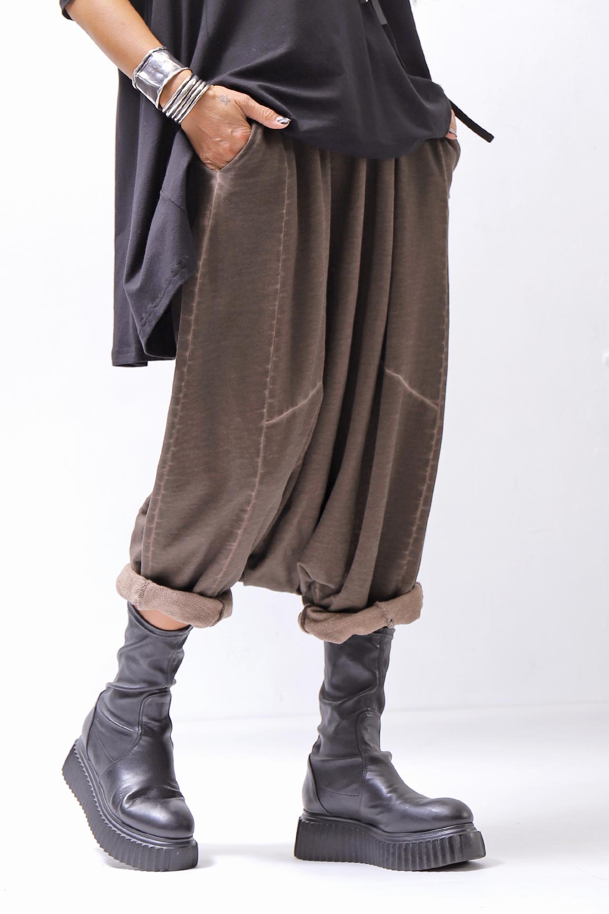 【PLÜ】 UNISEX COTTON SWEAT WIDE SARROUEL PANTS PL16P_CHOCOLATE