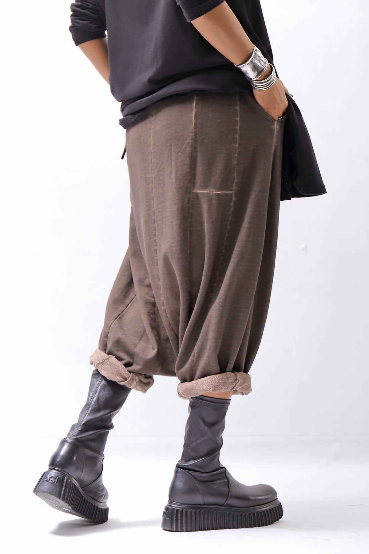 【PLÜ】 UNISEX COTTON SWEAT WIDE SARROUEL PANTS PL16P_CHOCOLATE