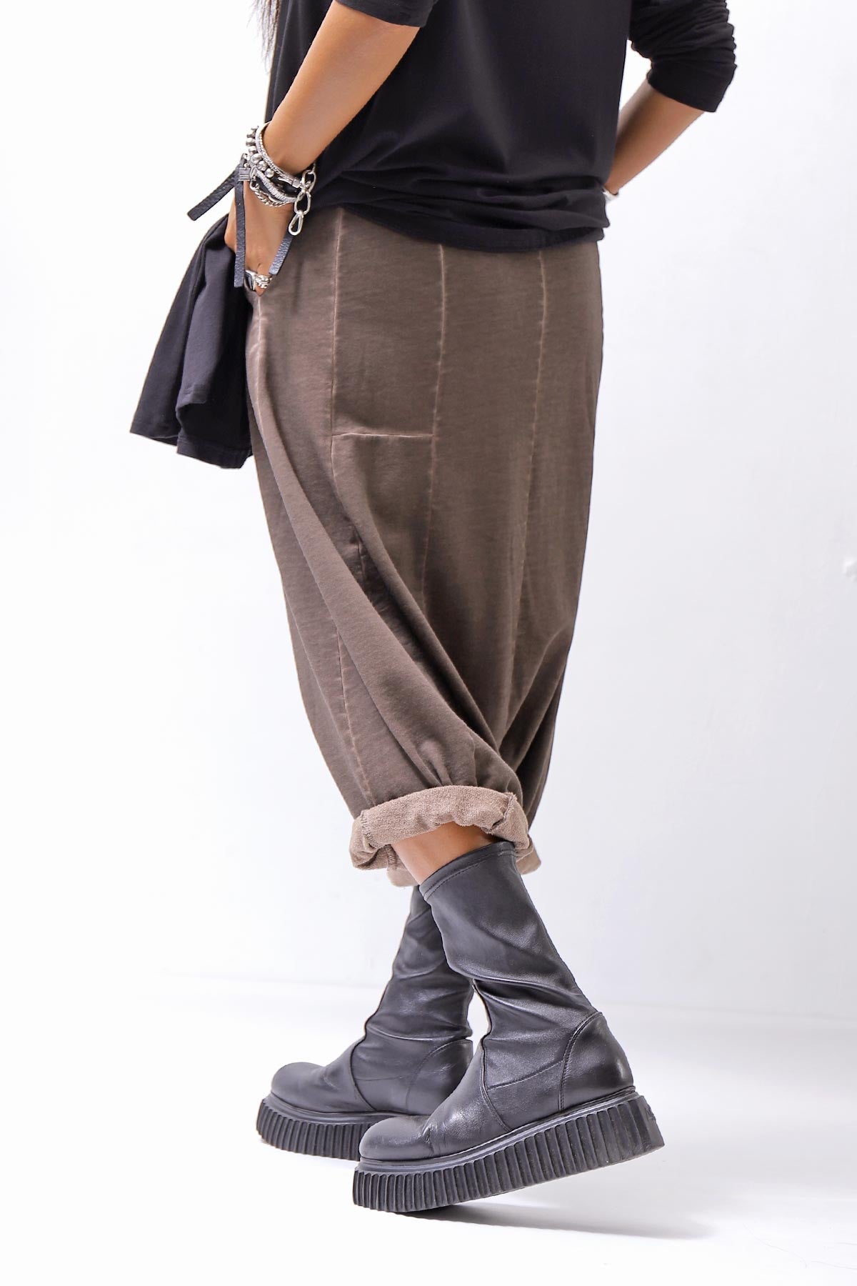 【PLÜ】 UNISEX COTTON SWEAT WIDE SARROUEL PANTS PL16P_CHOCOLATE