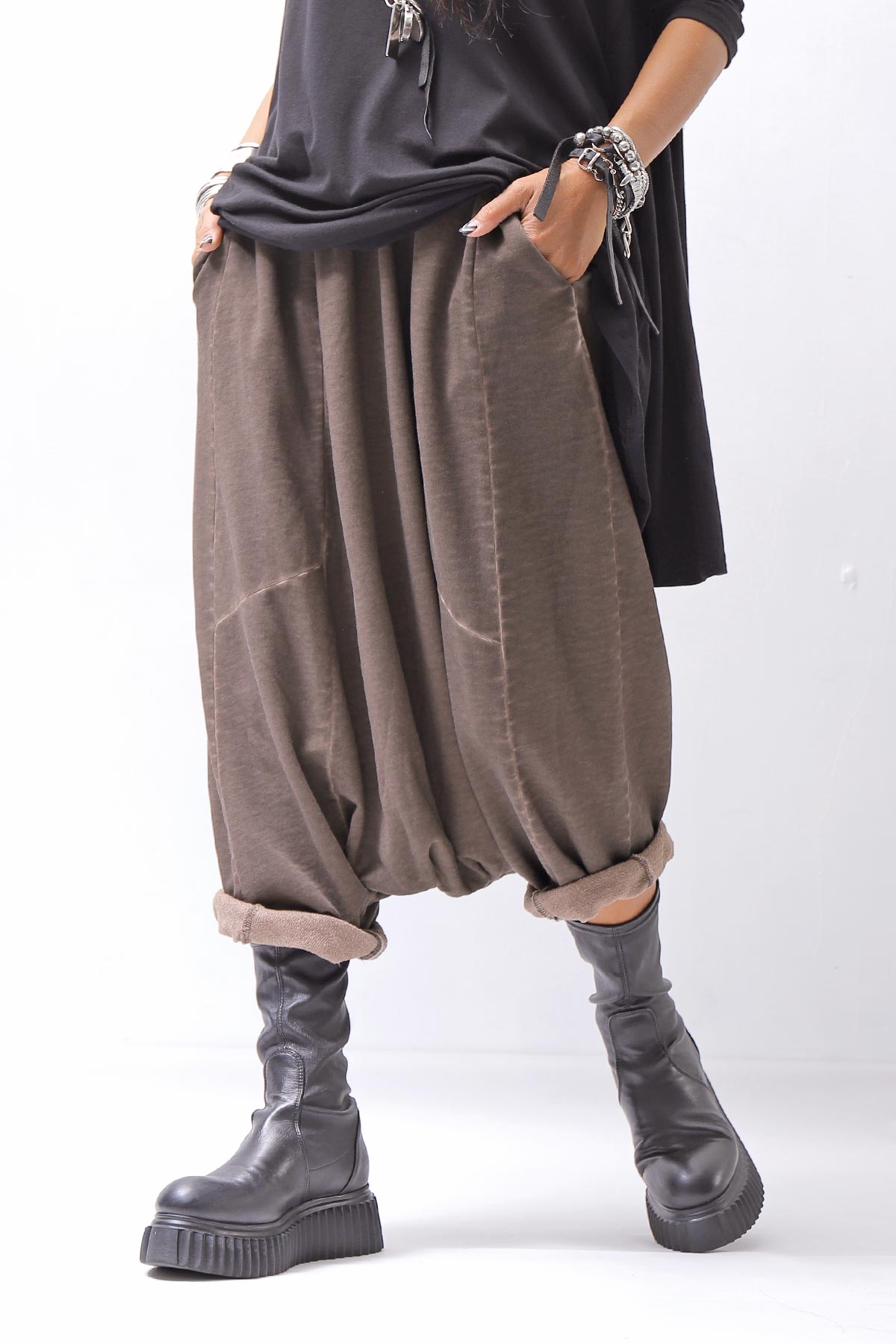 【PLÜ】 UNISEX COTTON SWEAT WIDE SARROUEL PANTS PL16P_CHOCOLATE