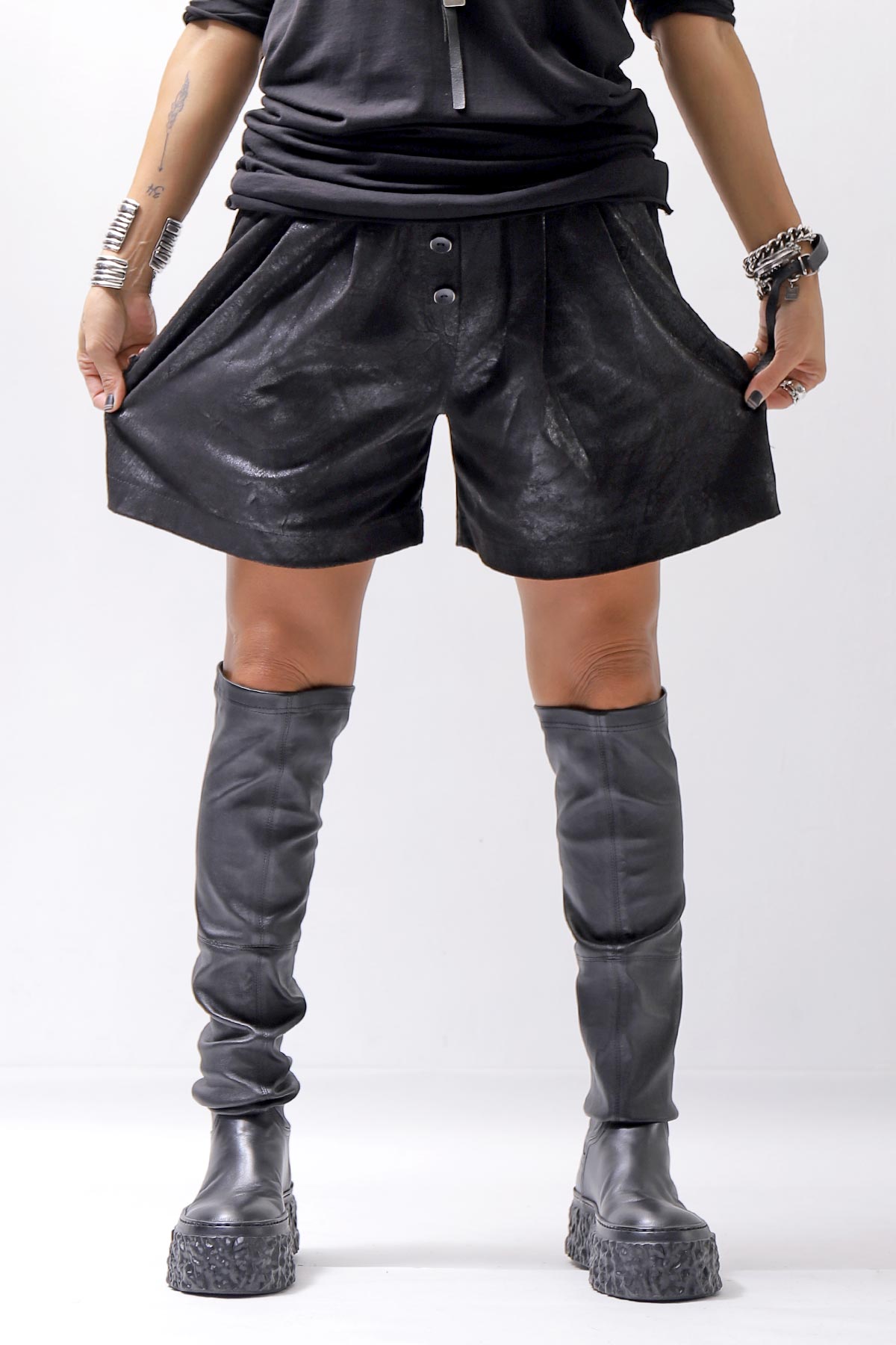 【Primordial is Primitive】 STRETCH ECO LEATHER SHORT PANTS 535HA