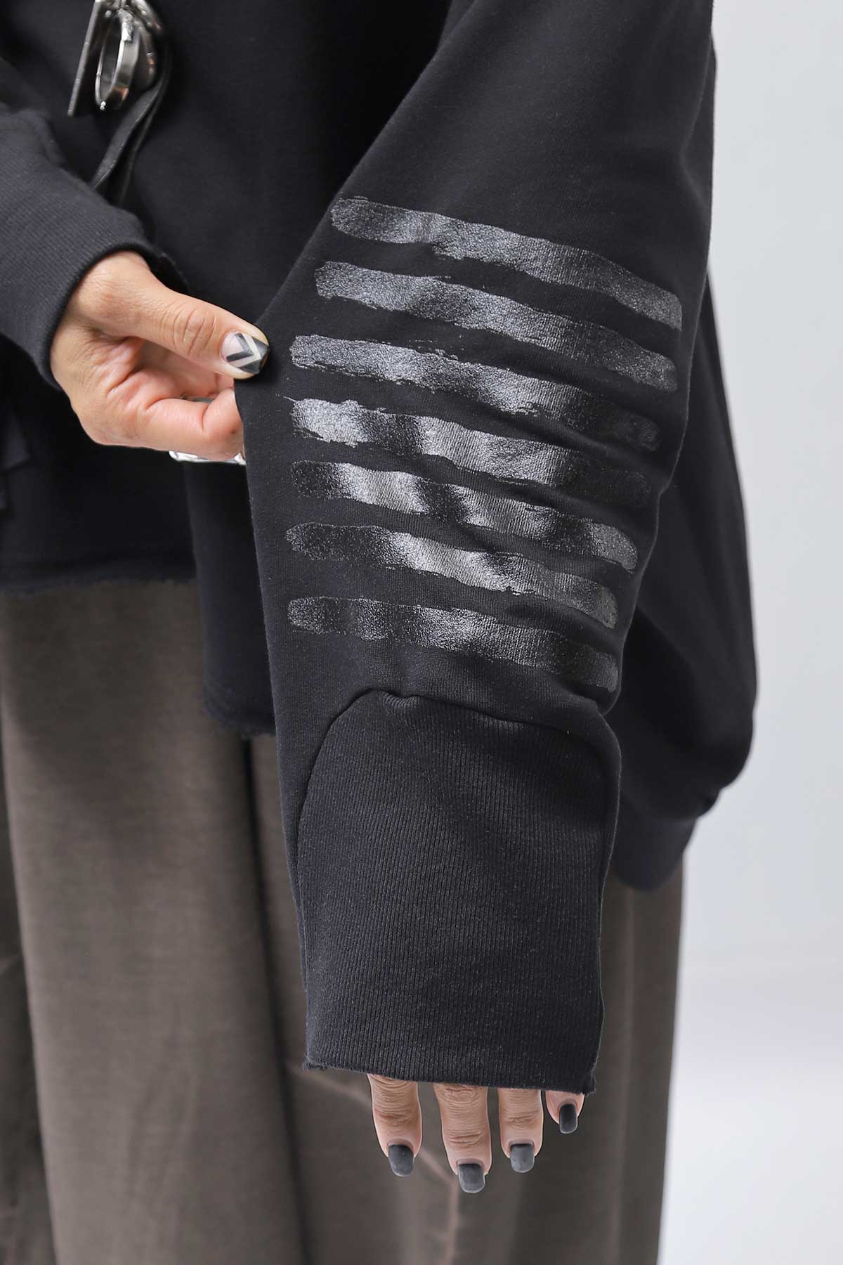 【PLÜ】 UNISEX COTTON SWEAT WIDE SHORT TOP PL8_BLACK