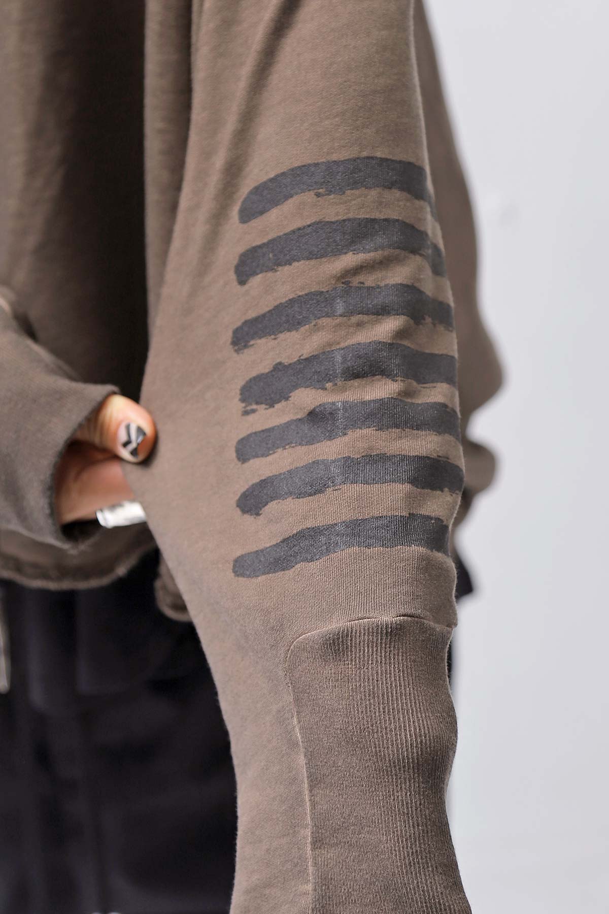 【PLÜ】 UNISEX COTTON SWEAT WIDE SHORT TOP PL8_CHOCOLATE