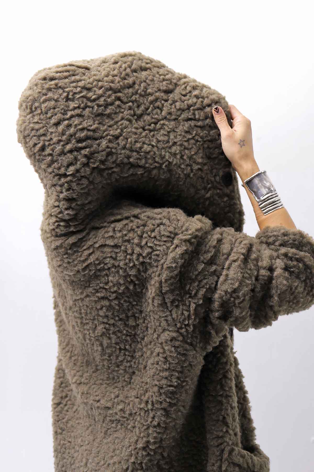 【NOSTRASANTISSIMA】 UNISEX VIRGIN BOA KNIT HOODED COAT_KHAKI BROWN