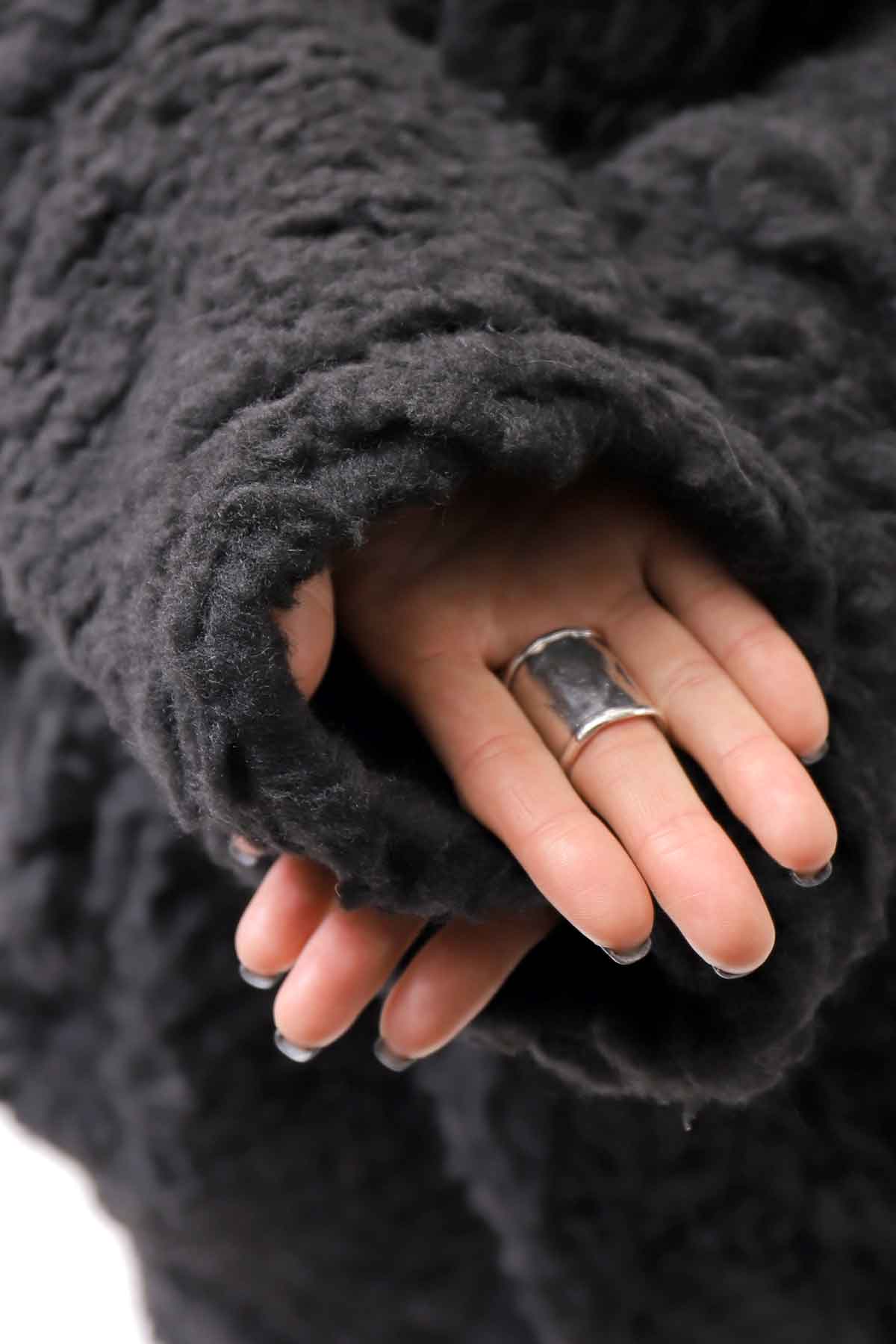 【NOSTRASANTISSIMA】 UNISEX OVERSIZED COCOON VIRGIN WOOL BOA KNIT CARDIGAN_BLACK