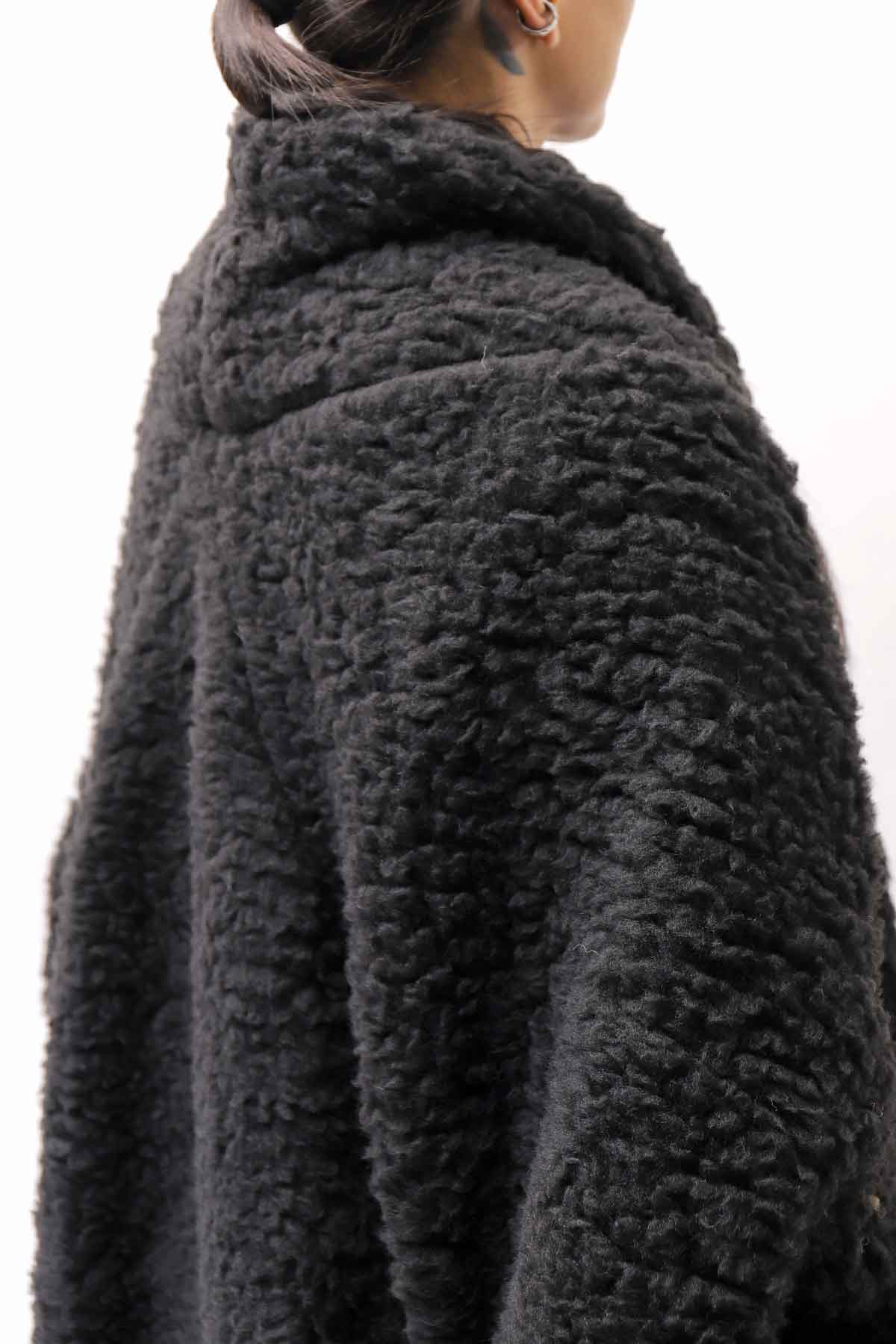 【NOSTRASANTISSIMA】 UNISEX OVERSIZED COCOON VIRGIN WOOL BOA KNIT CARDIGAN_BLACK