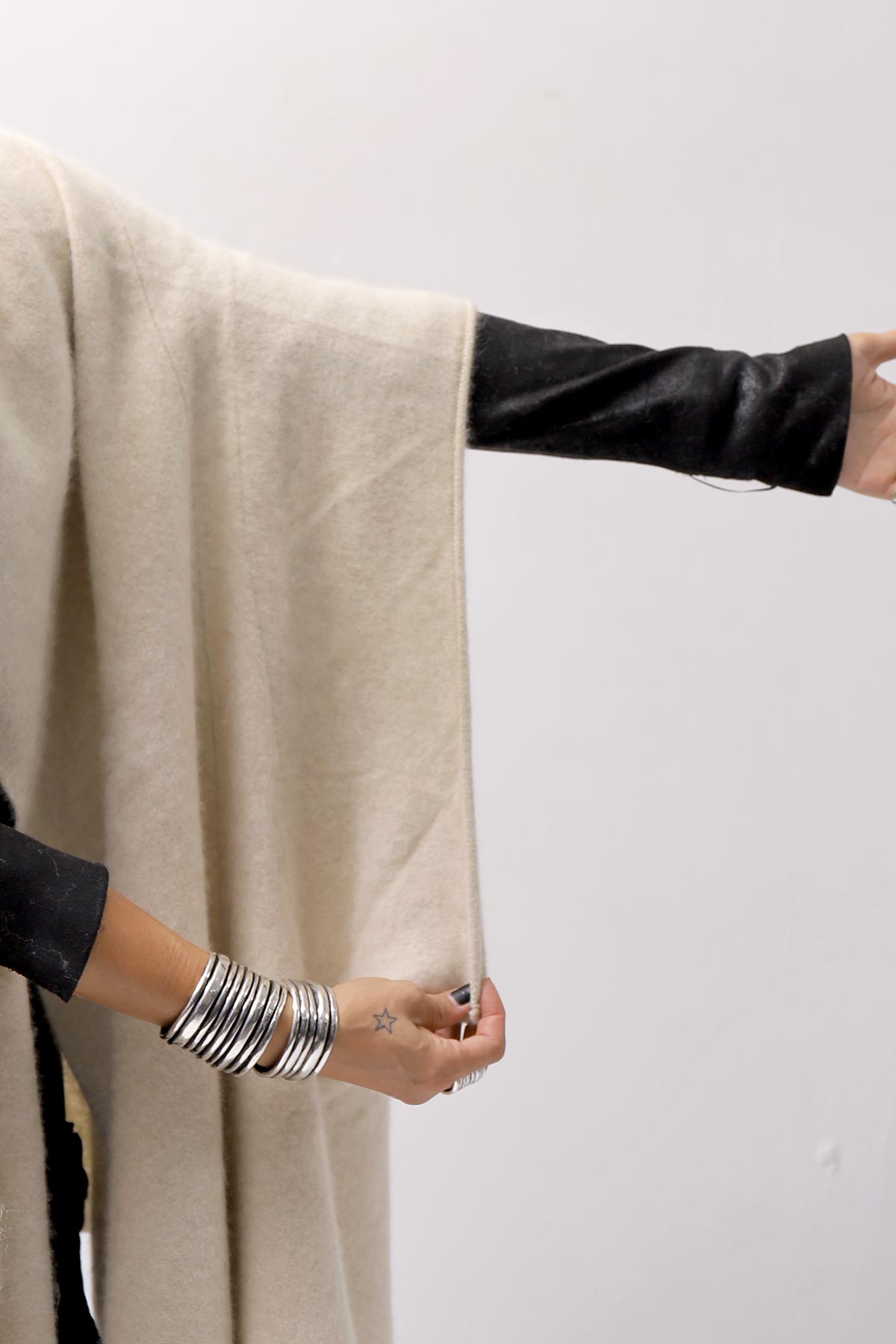 【RUNDHOLZ】 UNISEX RACCOON MULTI CARDIGAN COAT KNIT 141 7709_BONE MEL