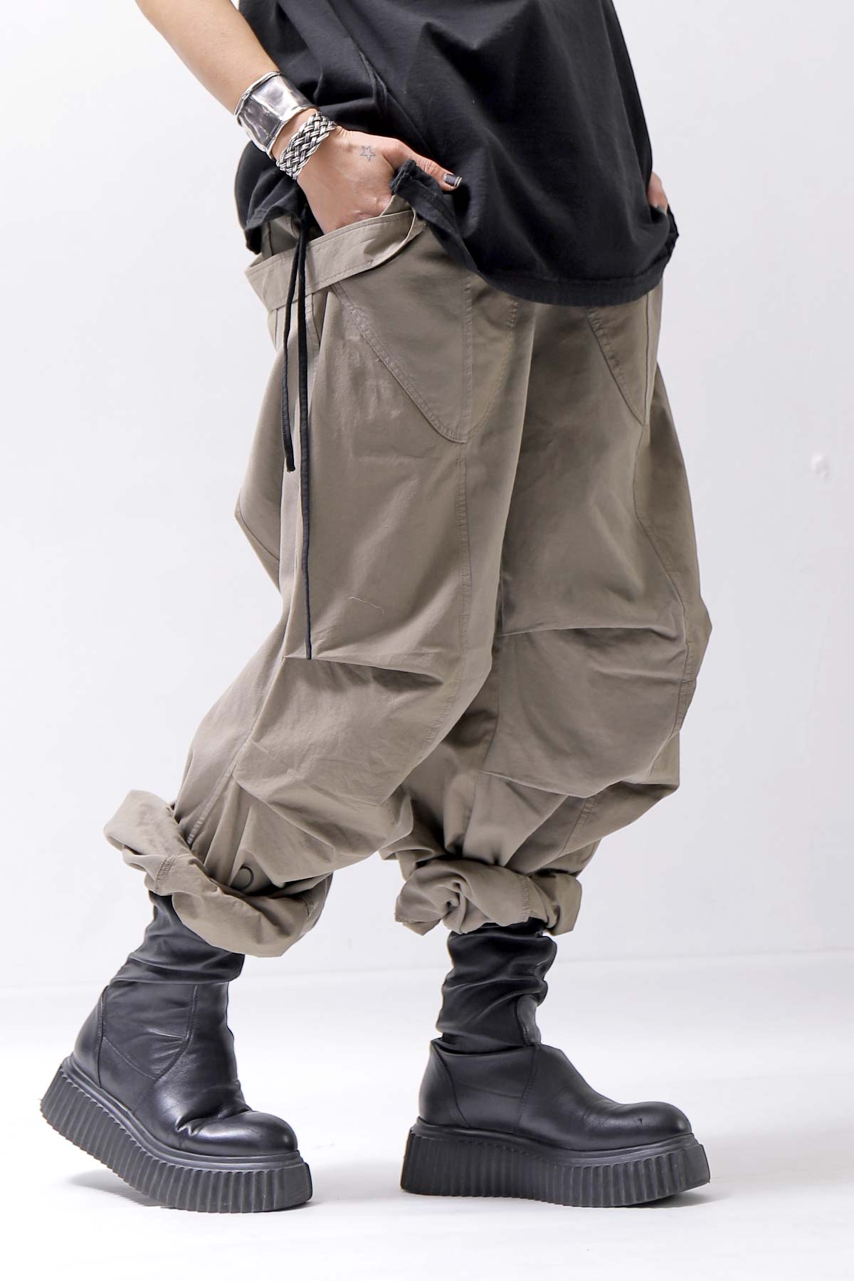 【Andrea Ya'aqov】 UNISEX 2WAY SHOULDER SALOPETTE PARACHUTE PANTS PAK71_OLIVE BEIGE