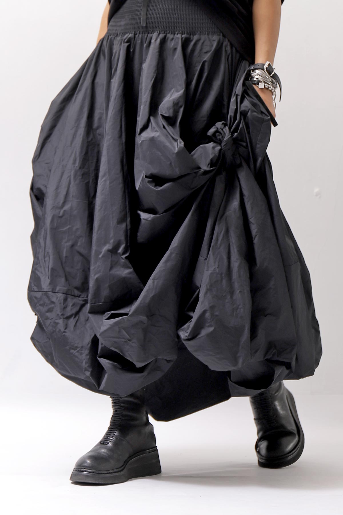【PLÜ】 MULTIWAY SHAPE MEMORY SKIRT DRESS 4045_BLACK