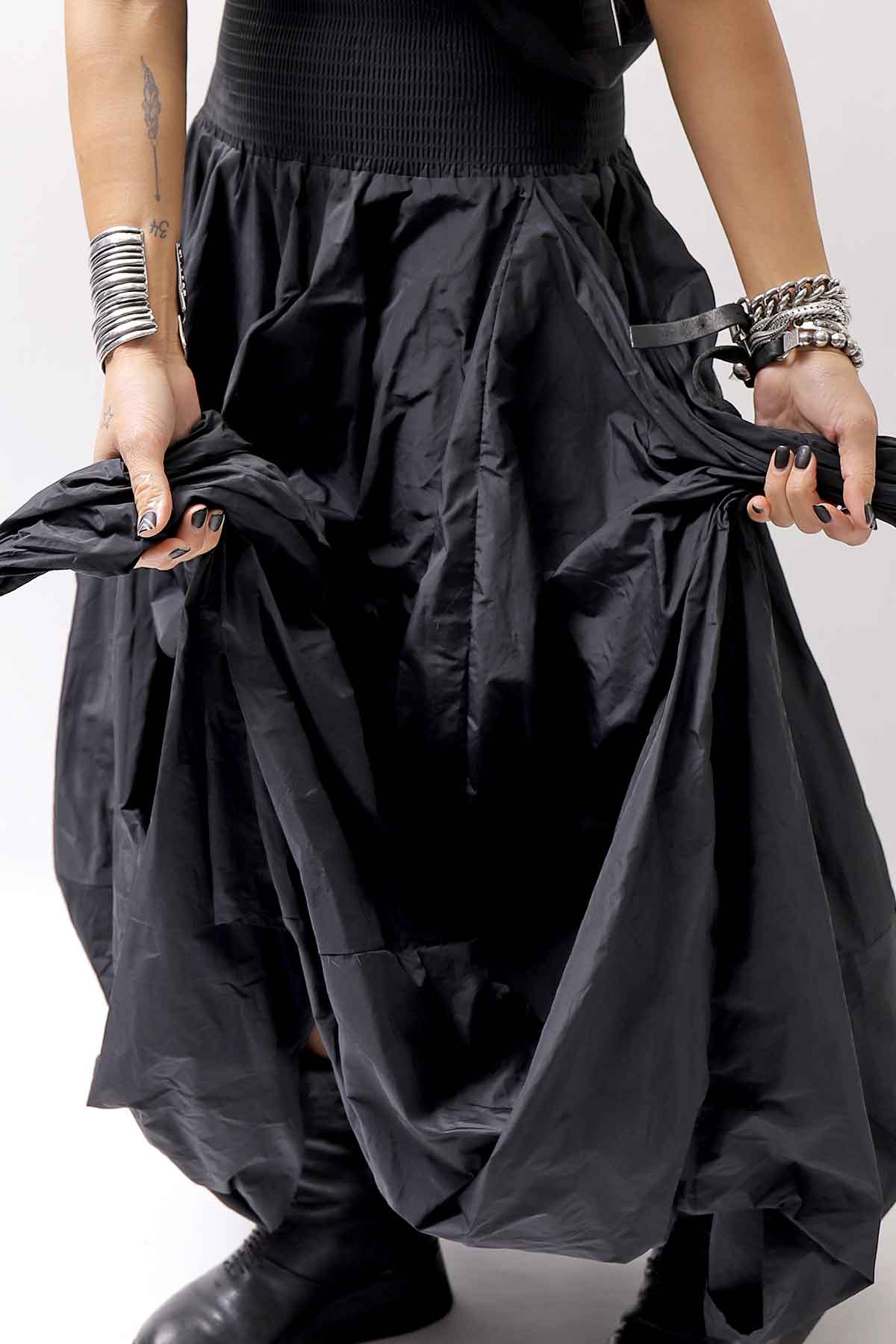 【PLÜ】 MULTIWAY SHAPE MEMORY SKIRT DRESS 4045_BLACK