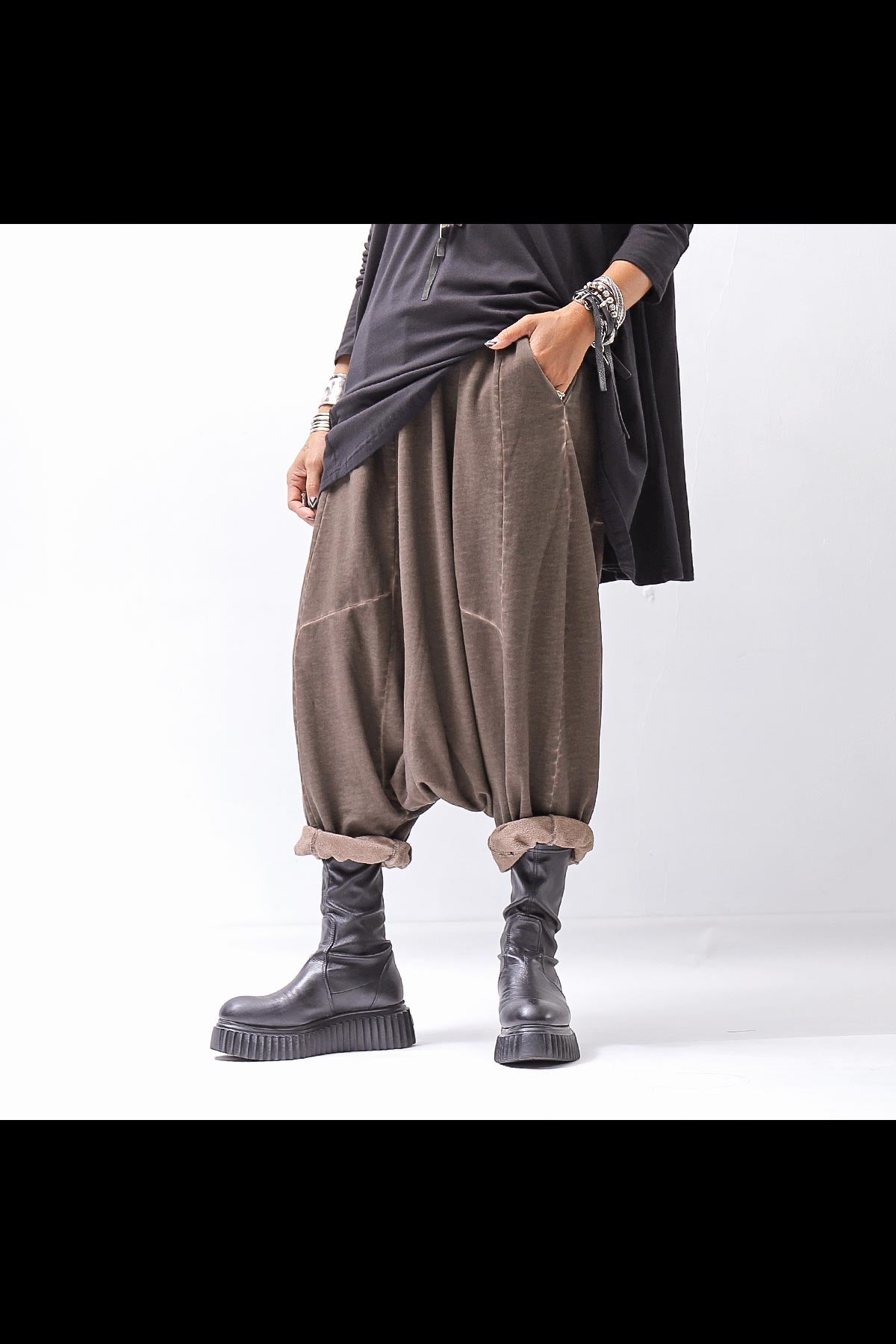 【PLÜ】 UNISEX COTTON SWEAT WIDE SARROUEL PANTS PL16P_CHOCOLATE