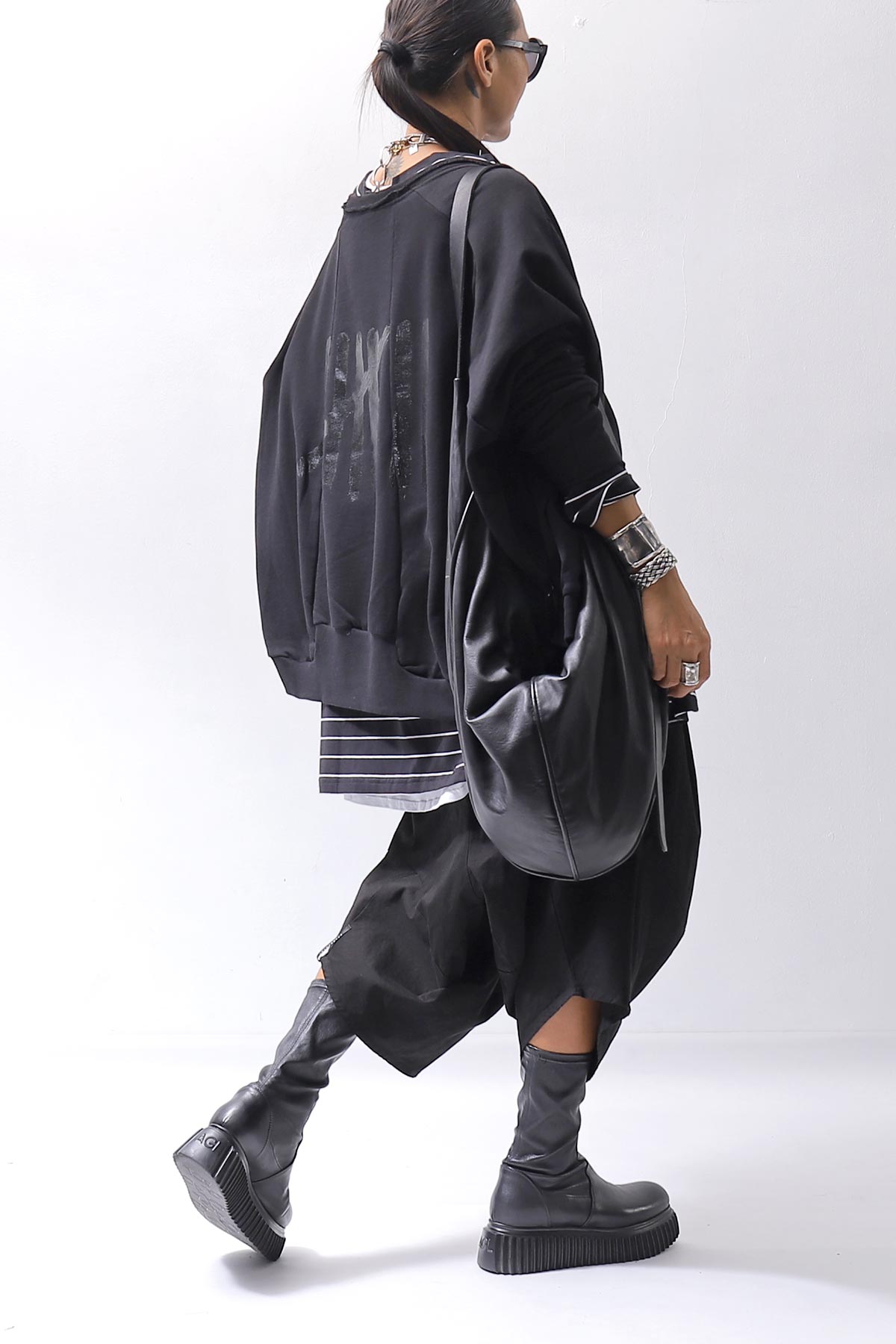 【PLÜ】 UNISEX COTTON SWEAT WIDE SHORT TOP PL8_BLACK