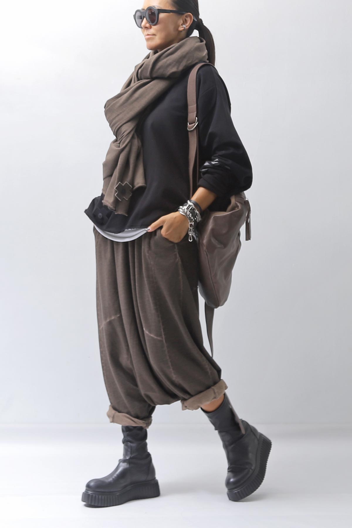 【PLÜ】 UNISEX COTTON SWEAT WIDE SHORT TOP PL8_BLACK