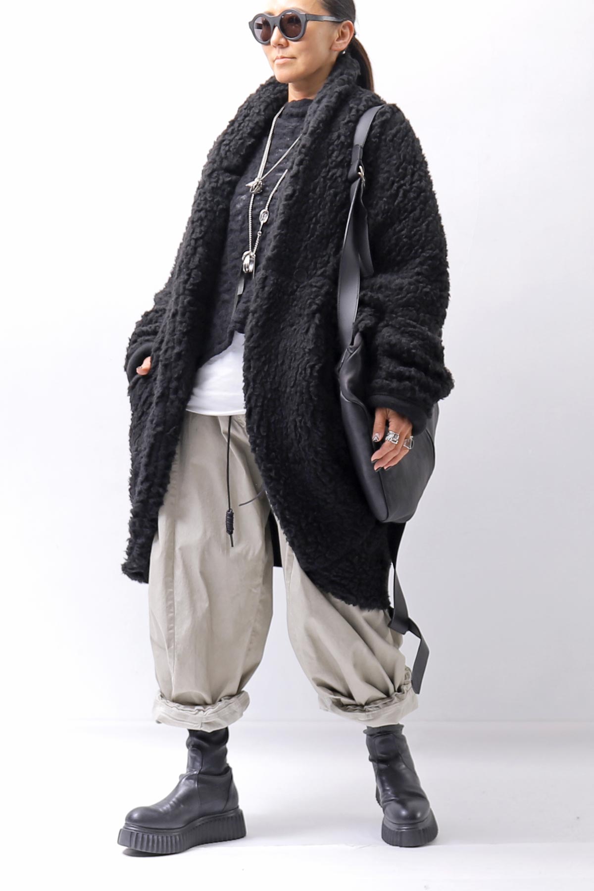 【NOSTRASANTISSIMA】 UNISEX OVERSIZED COCOON VIRGIN WOOL BOA KNIT CARDIGAN_BLACK