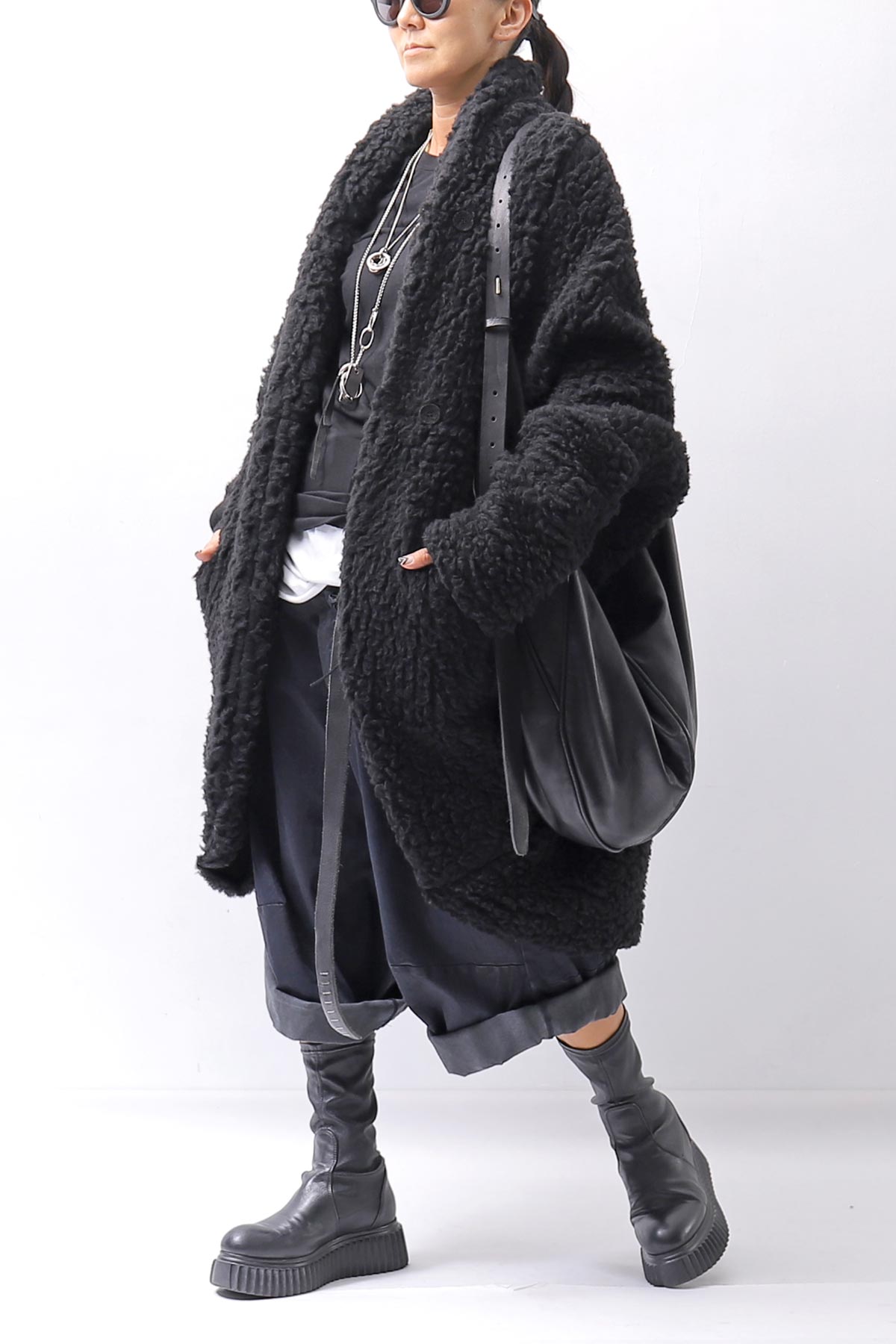 【NOSTRASANTISSIMA】 UNISEX OVERSIZED COCOON VIRGIN WOOL BOA KNIT CARDIGAN_BLACK