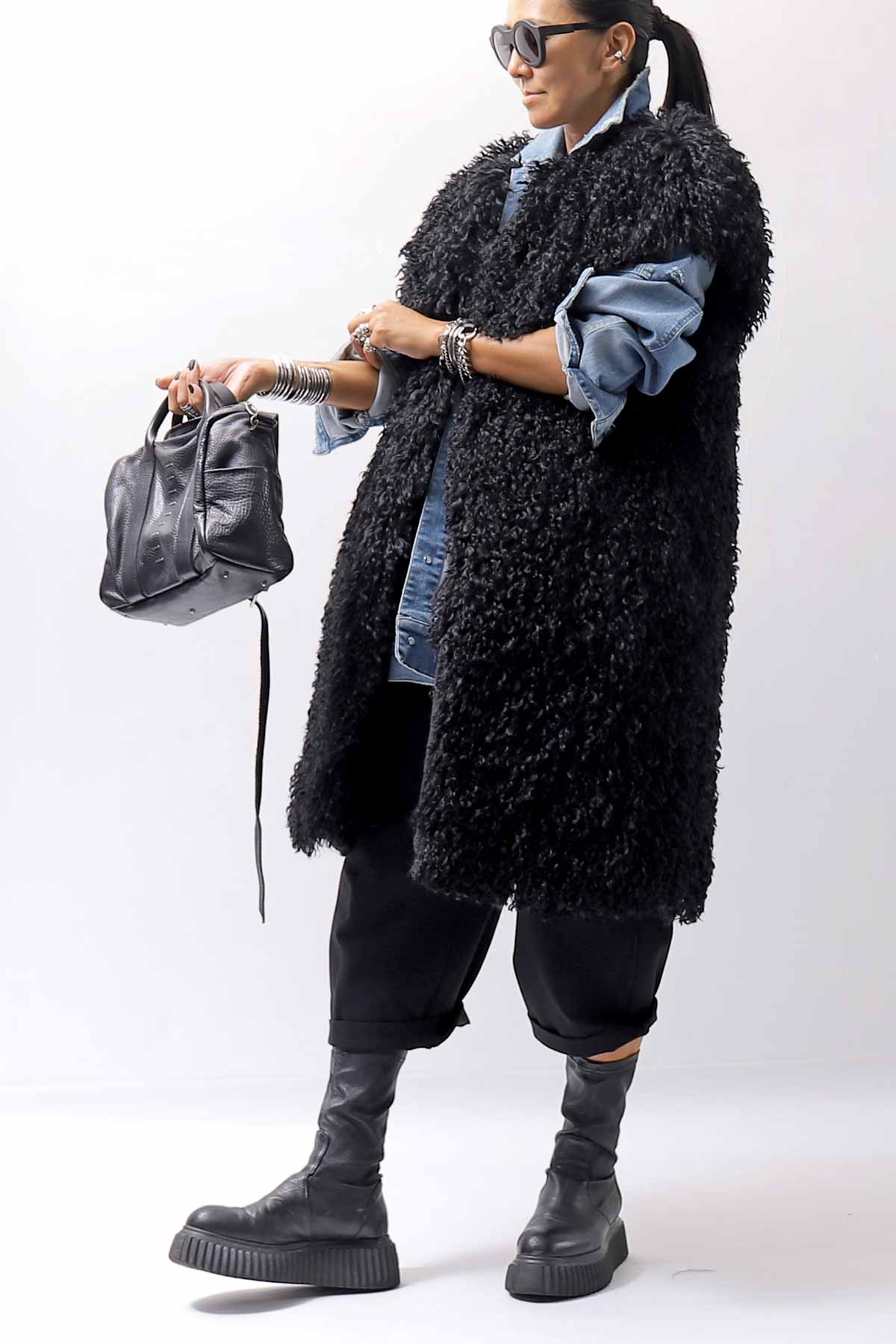 【NOSTRASANTISSIMA】 REVERSIBLE ECO FUR GILLET J114_BLACK