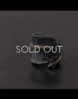 【Rusty Thought】 BLACK SILVER FEATHER & GOLD RING_RT03