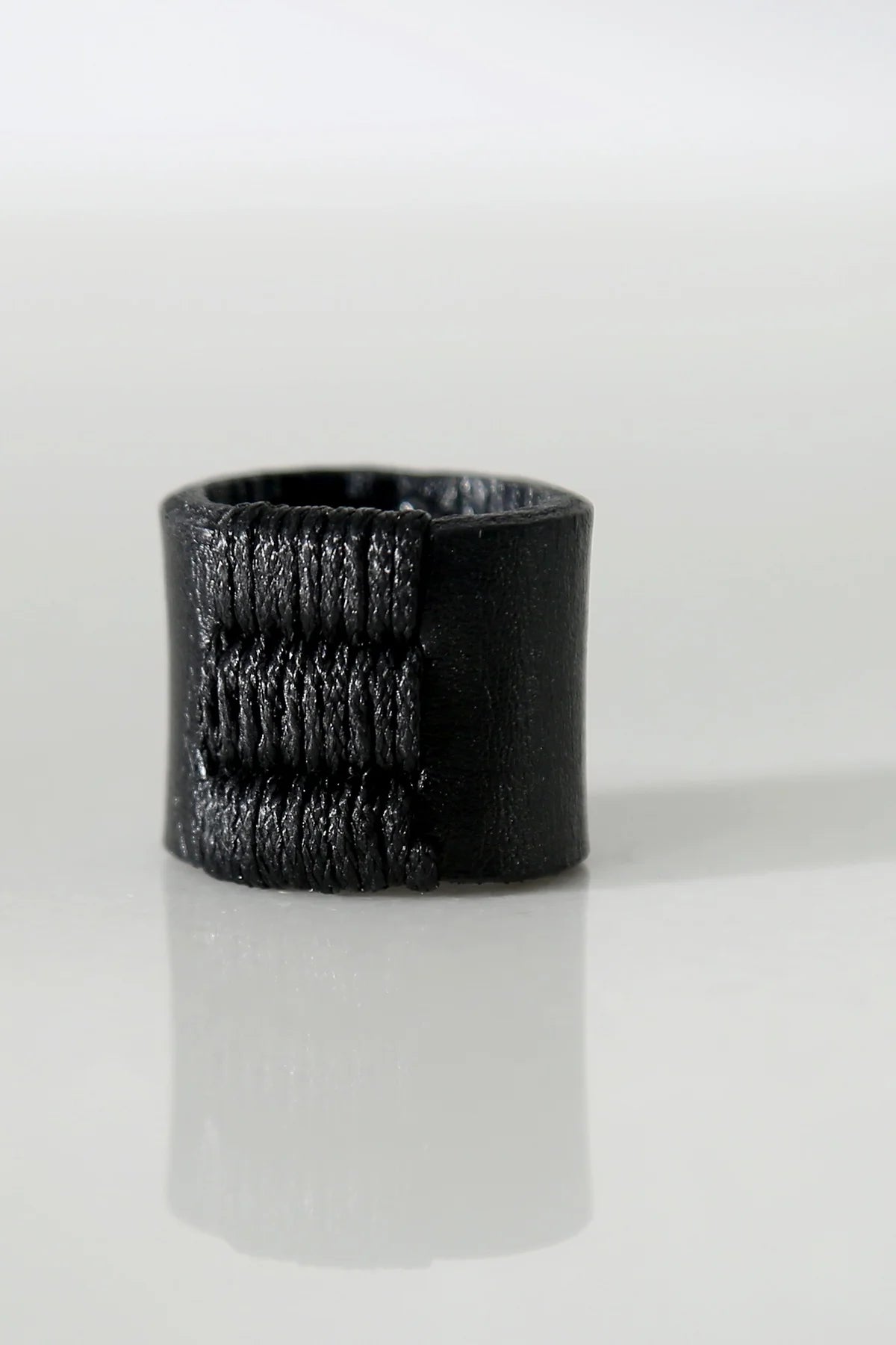 【Julia Fom】 LEATHER STITCHES RING ASE7_BLACK