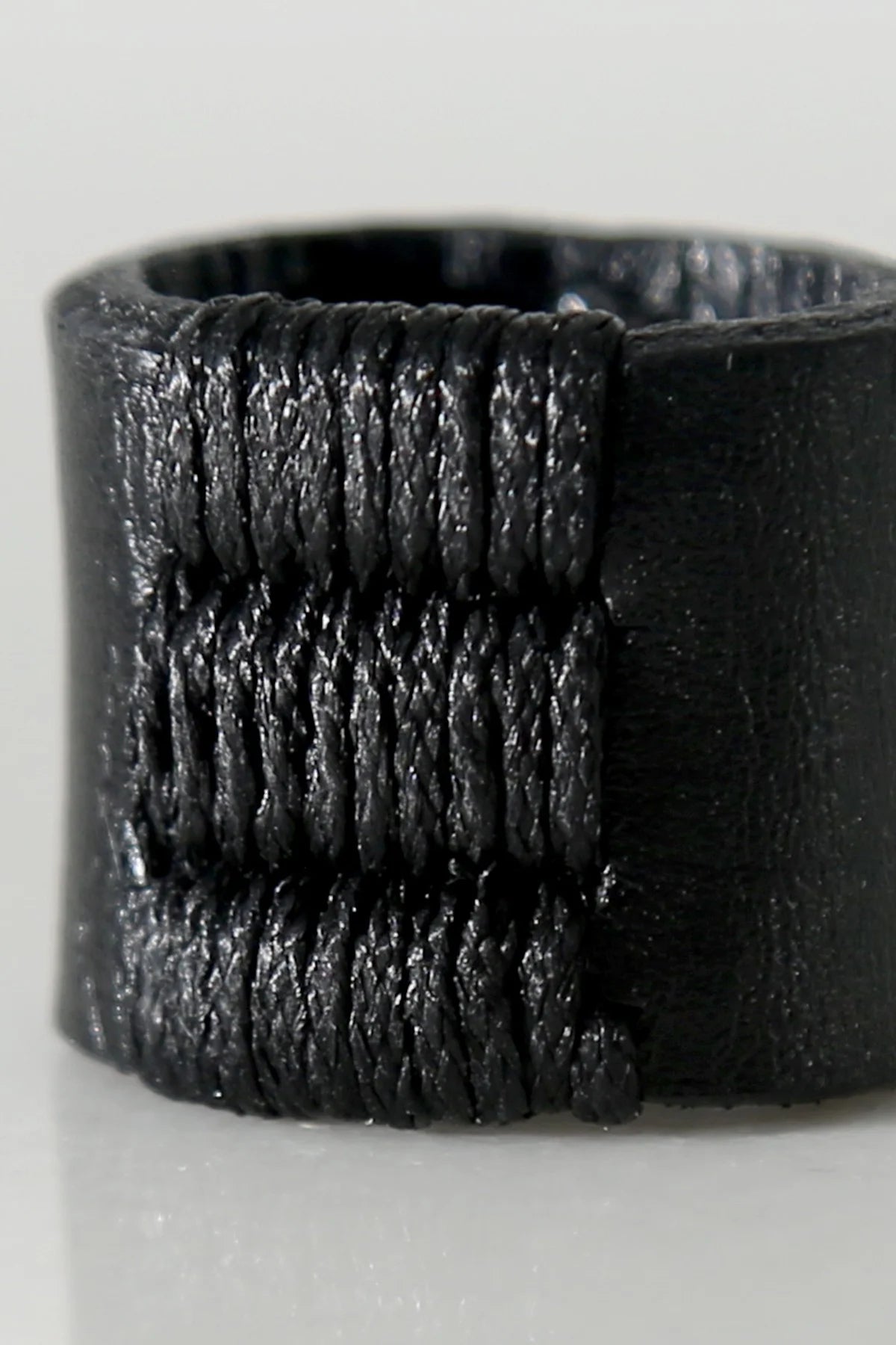 【Julia Fom】 LEATHER STITCHES RING ASE7_BLACK