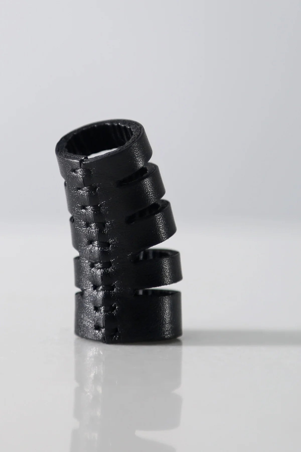 【Julia Fom】 LEATHER CUT RING ASE2_BLACK