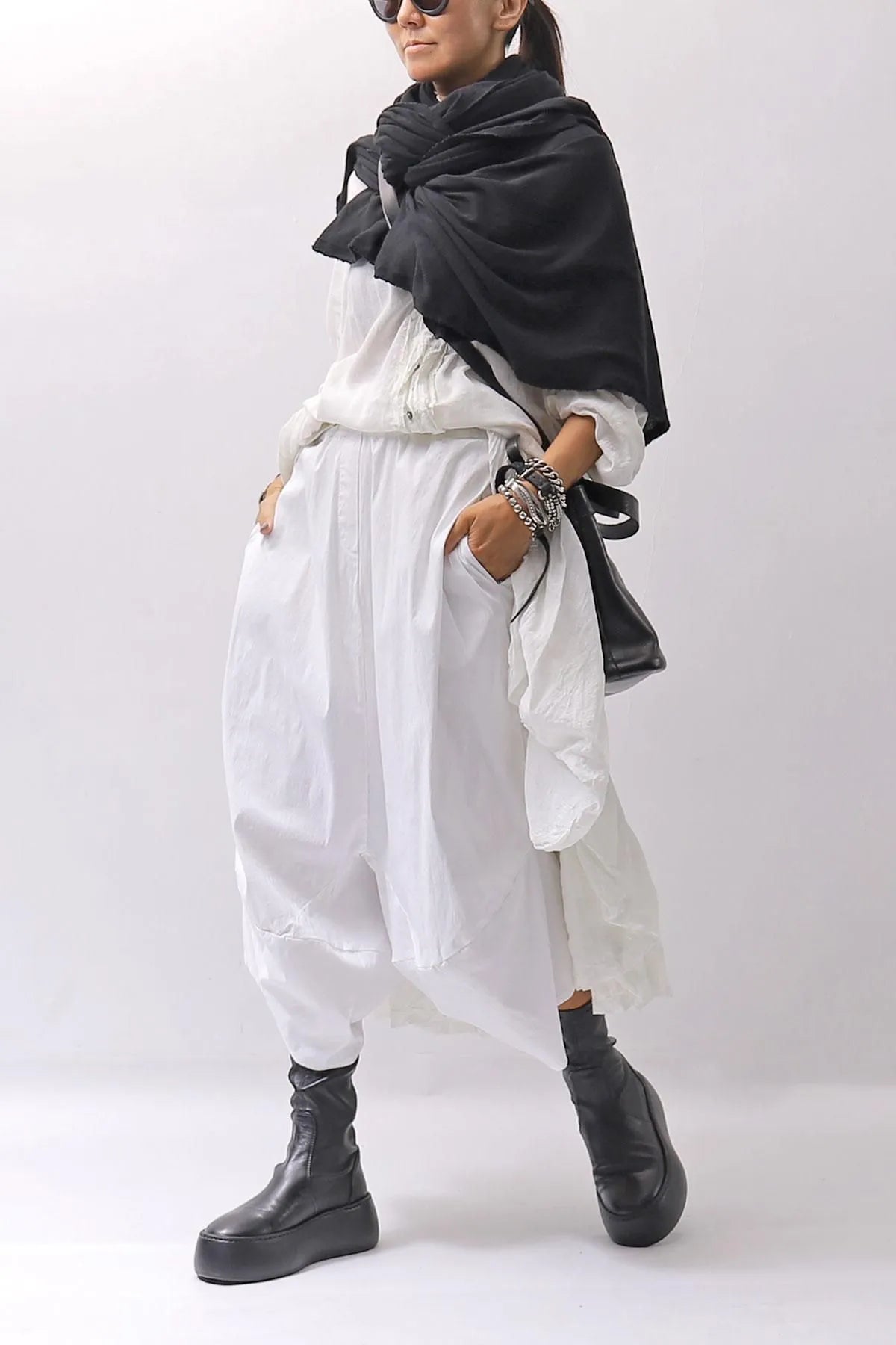【Primordial is Primitive】 UNISEX ASYMMETRY PANTS 722AL_WHITE