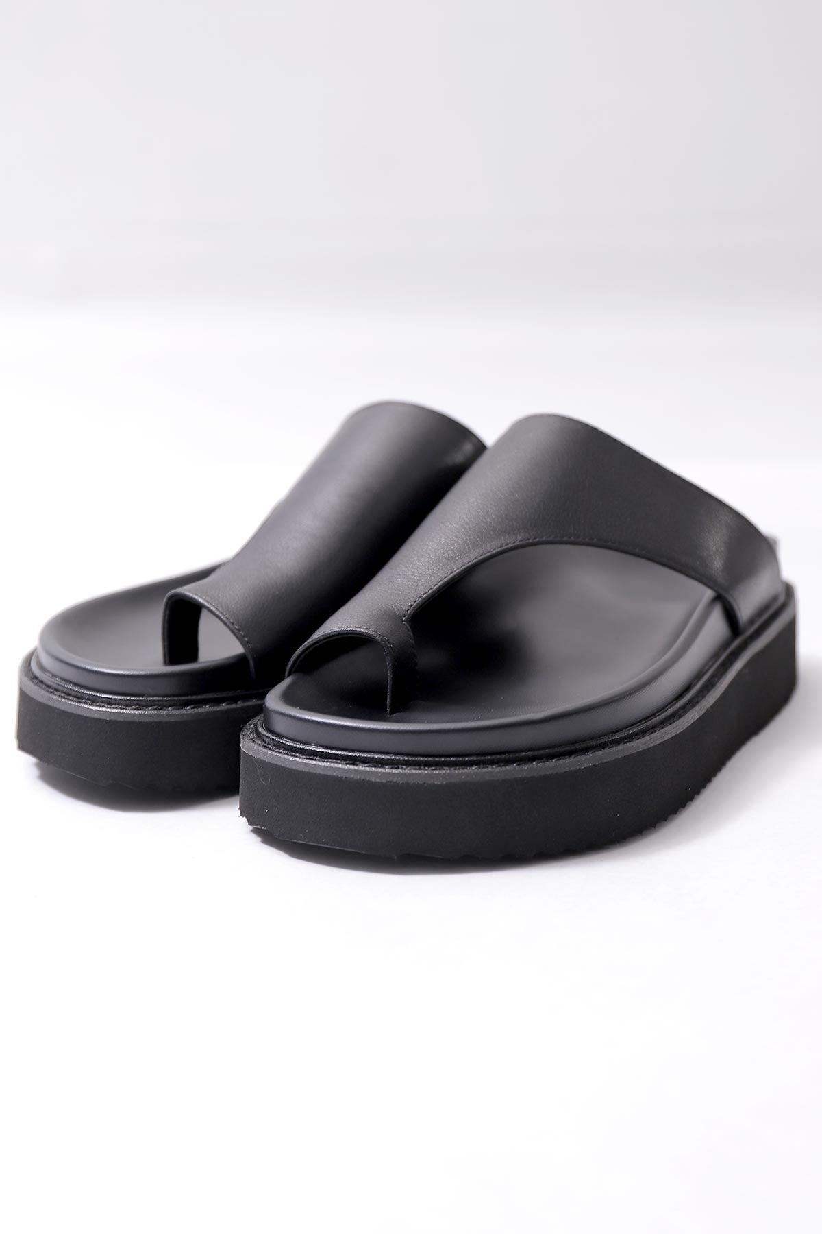 【Alès Dacchia】 UNISEX LEATHER TONG CITY SANDAL_BLACK