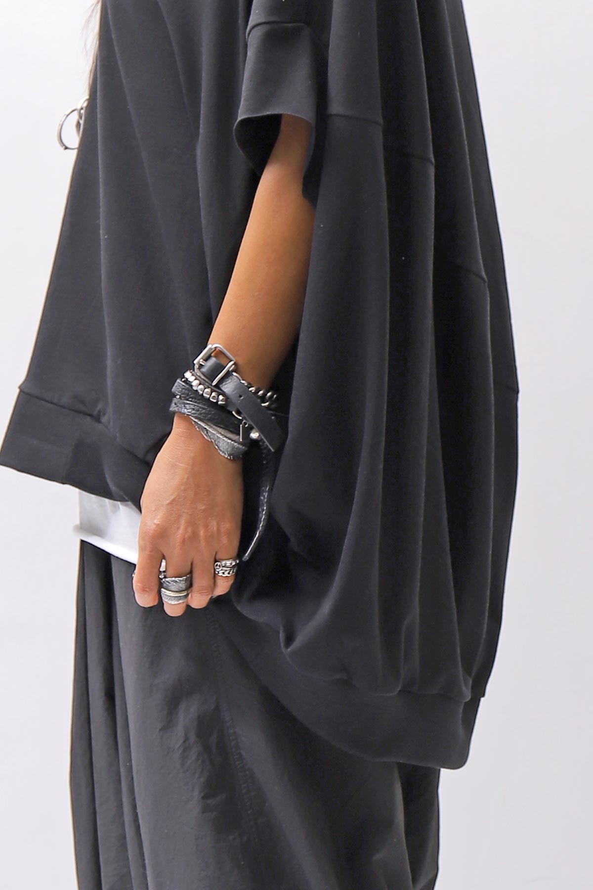 【bajra】 UNISEX BACK DRAPE HALF SLEEVE TOPS 160QK05_BLACK