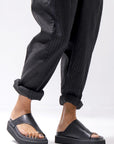 【Alès Dacchia】 UNISEX LEATHER TONG CITY SANDAL_BLACK