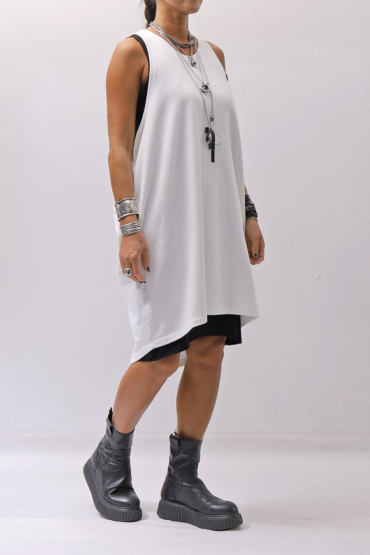 【NOSTRASANTISSIMA】 OPEN BACK LIGHT SWEAT COVER LONG TANK TOP M142_WHITE