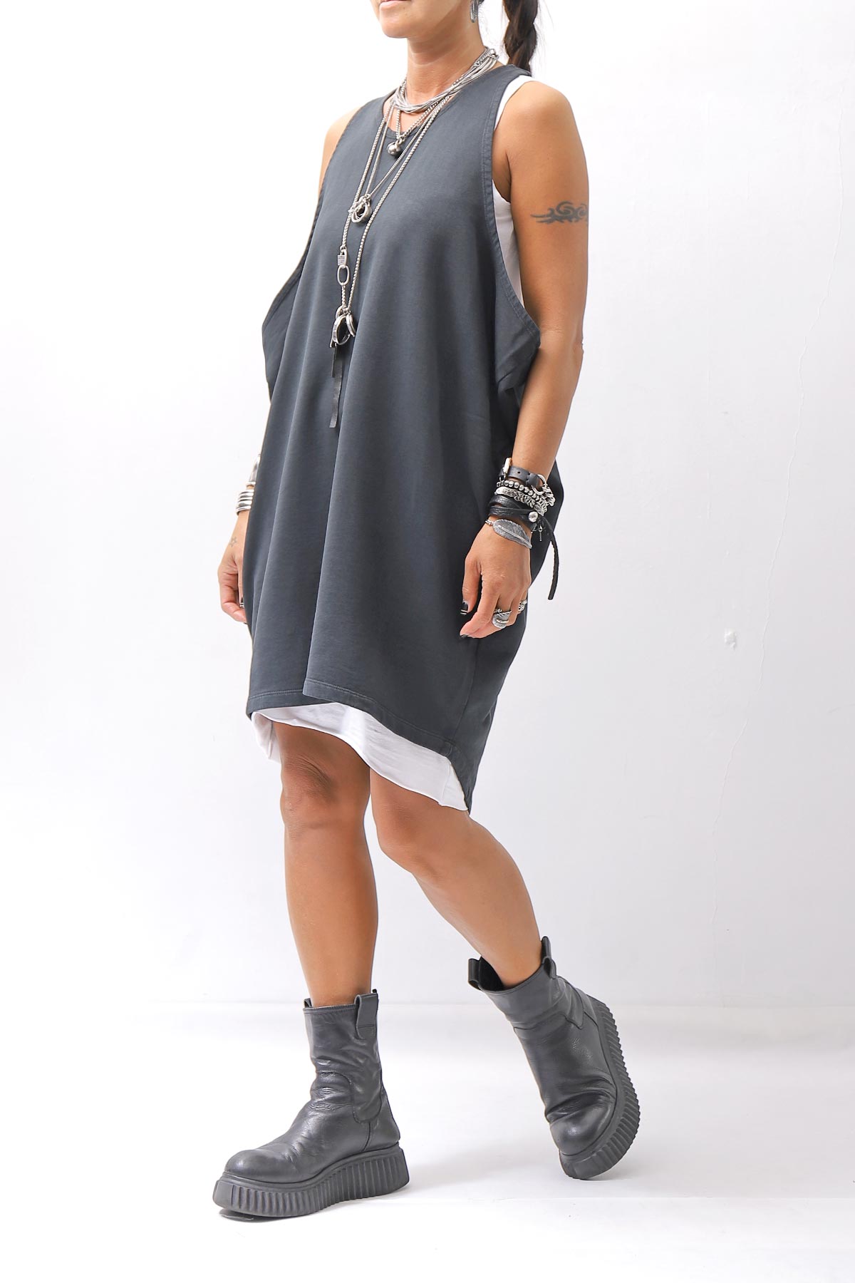 【NOSTRASANTISSIMA】 OPEN BACK LIGHT SWEAT COVER LONG TANK TOP M142_BLACK