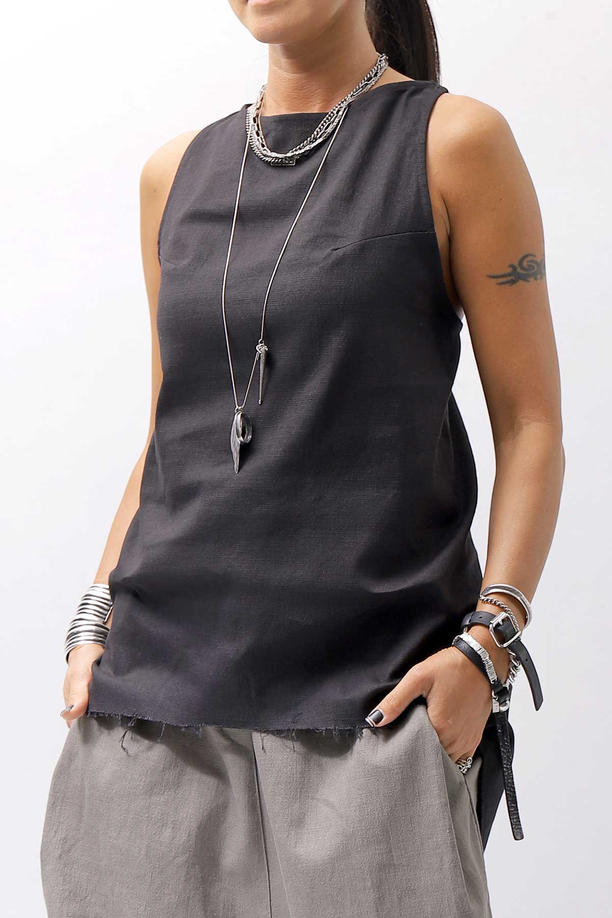 【Primordial is Primitive】 BACK CROSSED TANK TOP 413LS_BLACK