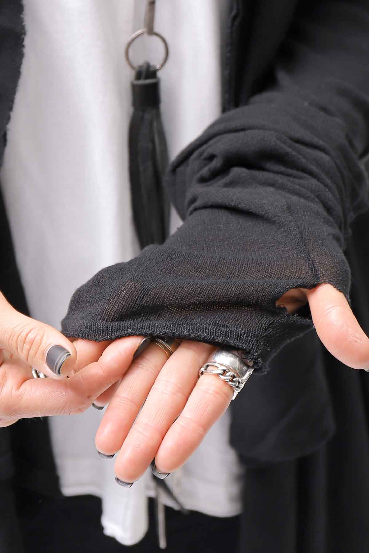 【NOSTRASANTISSIMA】 ASYMMETRY BACK CROSS CARDIGAN TS24_BLACK